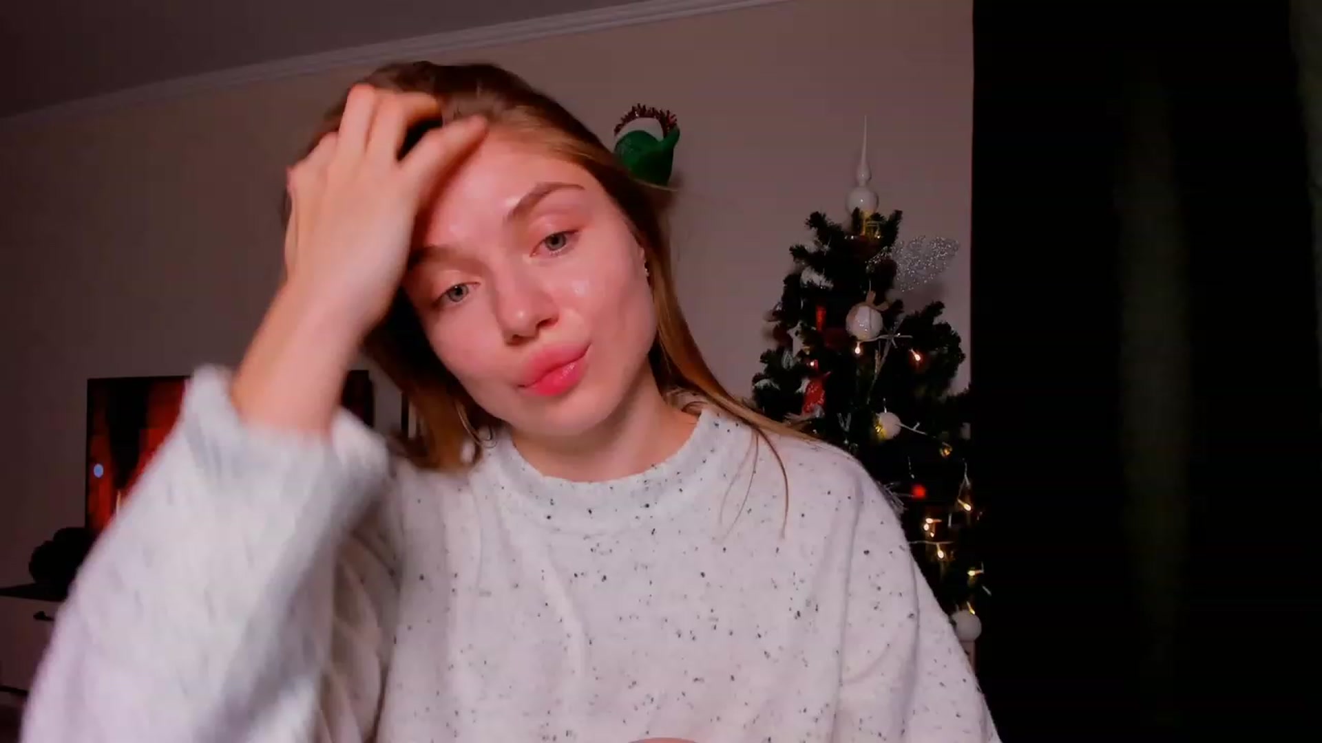 Gallery image thumbnail from Make_my_Luck's myfreecams stream on, 12/20/2023, 20:06 image 3 of 20
