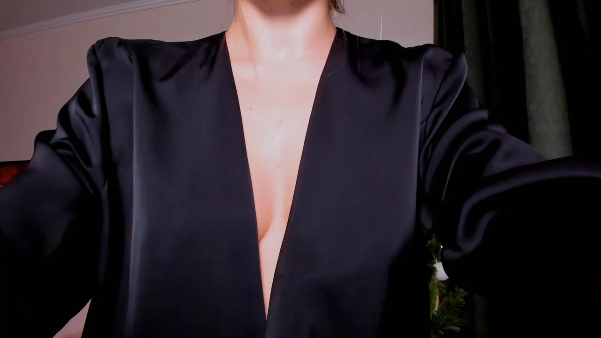 Gallery image thumbnail from Make_my_Luck's myfreecams stream on, 12/22/2023, 19:21 image 16 of 20