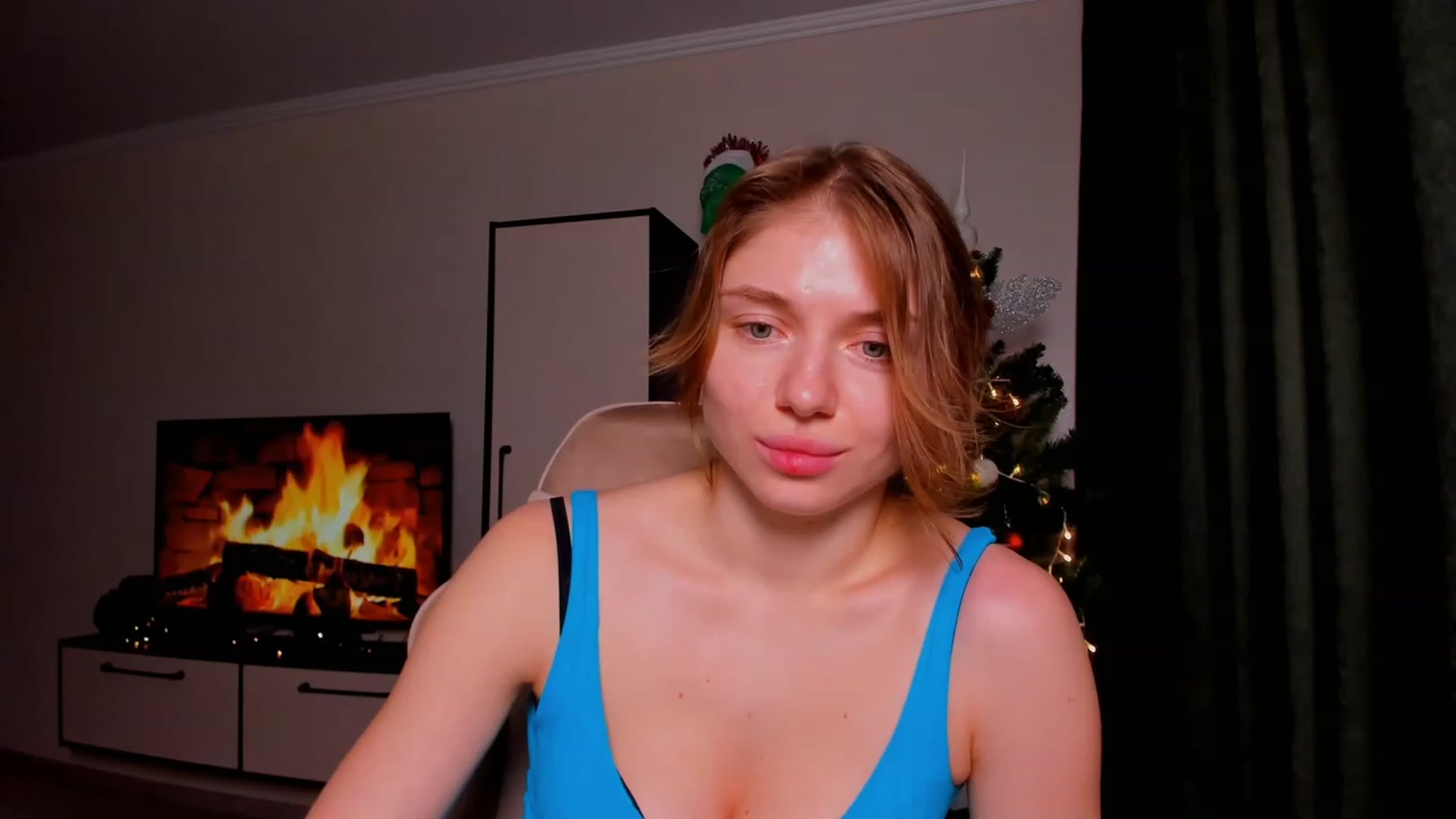 Gallery image thumbnail from Make_my_Luck's myfreecams stream on, 12/22/2023, 19:21 image 2 of 20