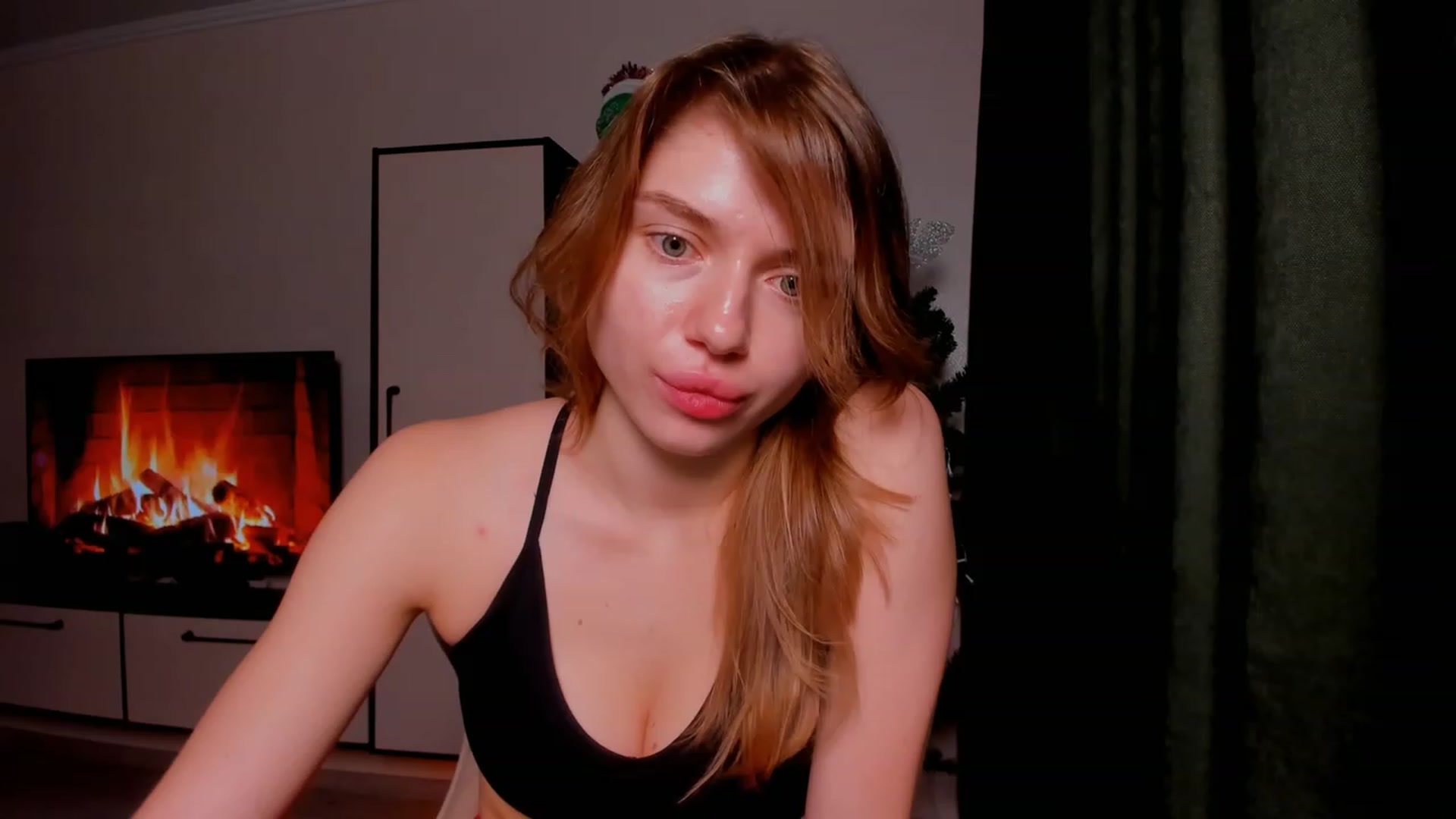 Gallery image thumbnail from Make_my_Luck's myfreecams stream on, 12/23/2023, 09:16 image 10 of 20