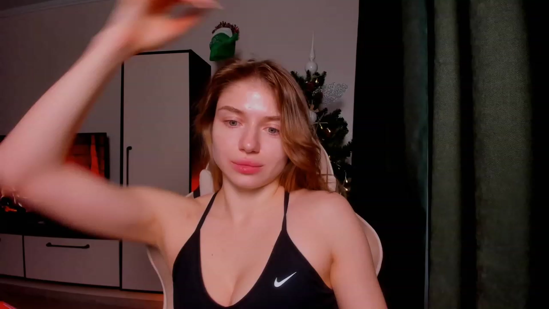 Gallery image thumbnail from Make_my_Luck's myfreecams stream on, 12/23/2023, 09:16 image 20 of 20