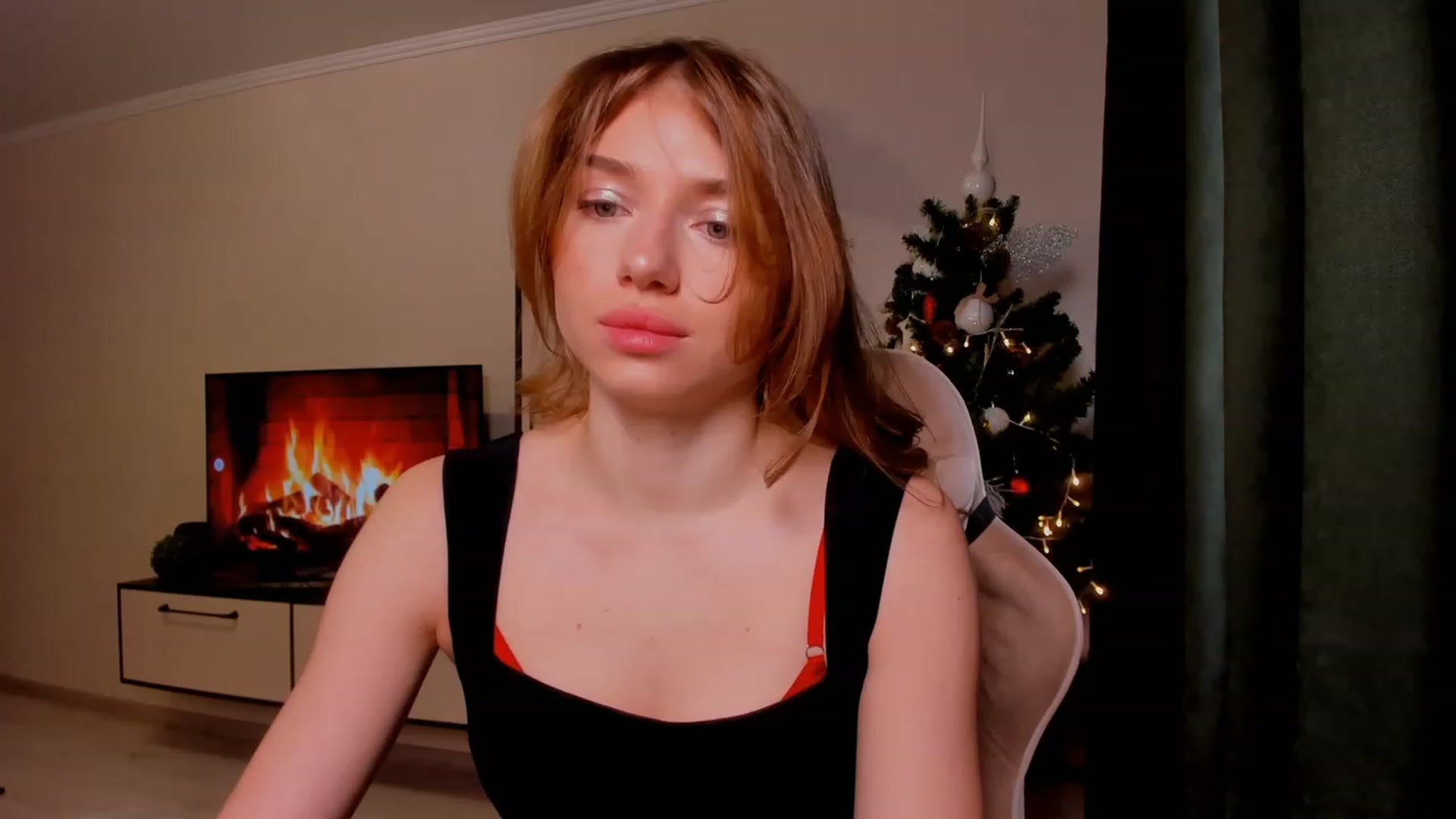 Gallery image thumbnail from Make_my_Luck's myfreecams stream on, 12/24/2023, 08:41 image 2 of 20