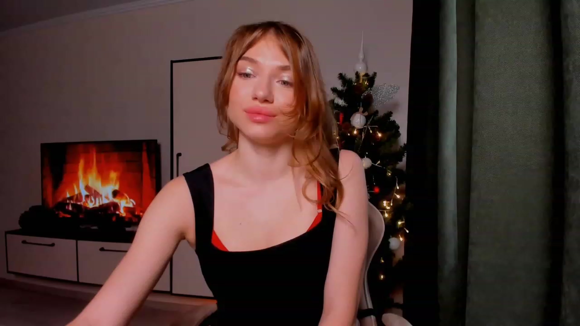 Gallery image thumbnail from Make_my_Luck's myfreecams stream on, 12/24/2023, 08:41 image 6 of 20