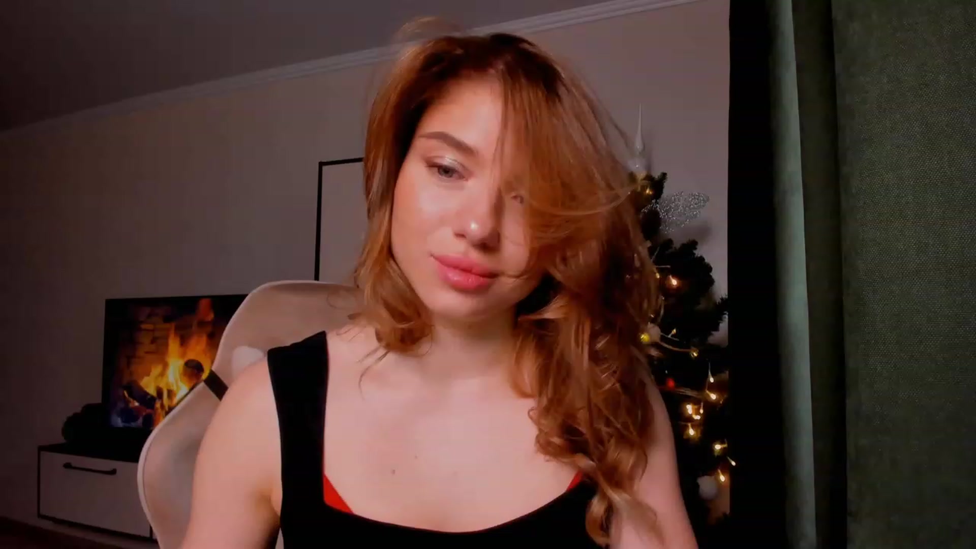 Gallery image thumbnail from Make_my_Luck's myfreecams stream on, 12/24/2023, 08:41 image 11 of 20