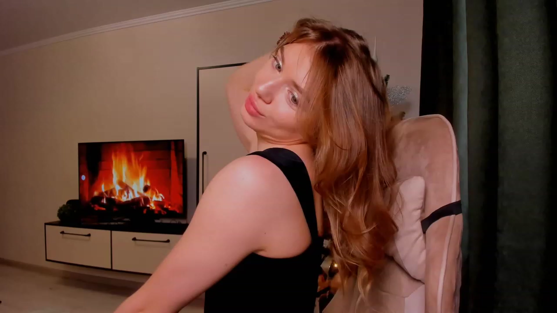 Gallery image thumbnail from Make_my_Luck's myfreecams stream on, 12/24/2023, 08:41 image 1 of 20