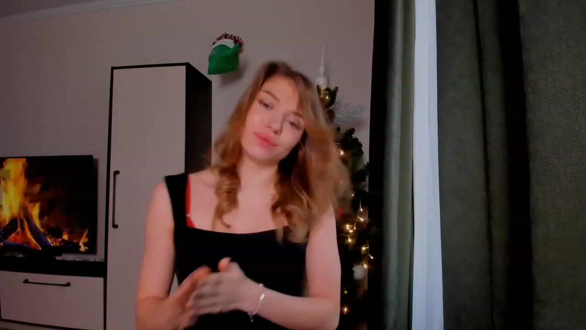 Gallery image thumbnail from Make_my_Luck's myfreecams stream on, 12/24/2023, 11:58 image 7 of 20