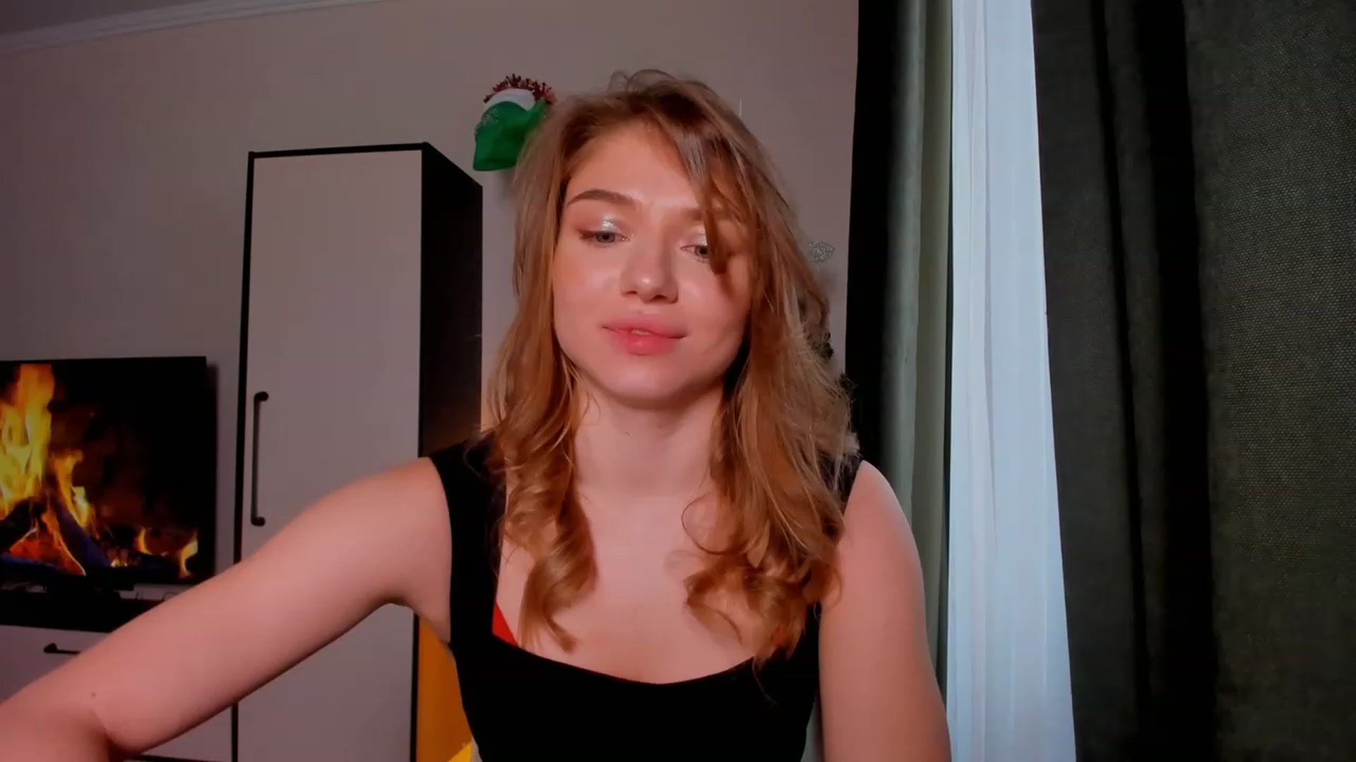 Gallery image thumbnail from Make_my_Luck's myfreecams stream on, 12/24/2023, 11:58 image 2 of 20