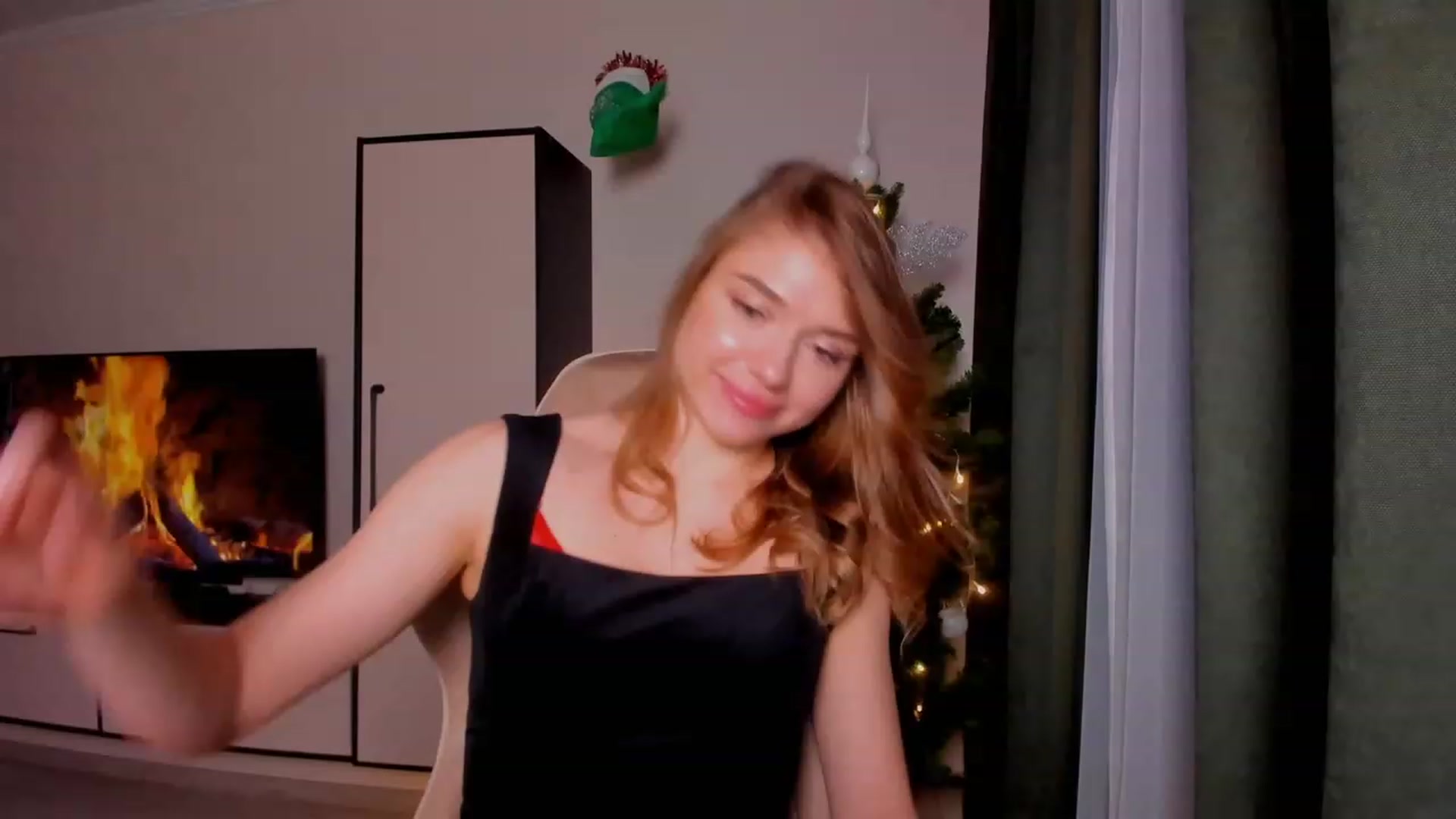 Gallery image thumbnail from Make_my_Luck's myfreecams stream on, 12/24/2023, 13:16 image 8 of 20