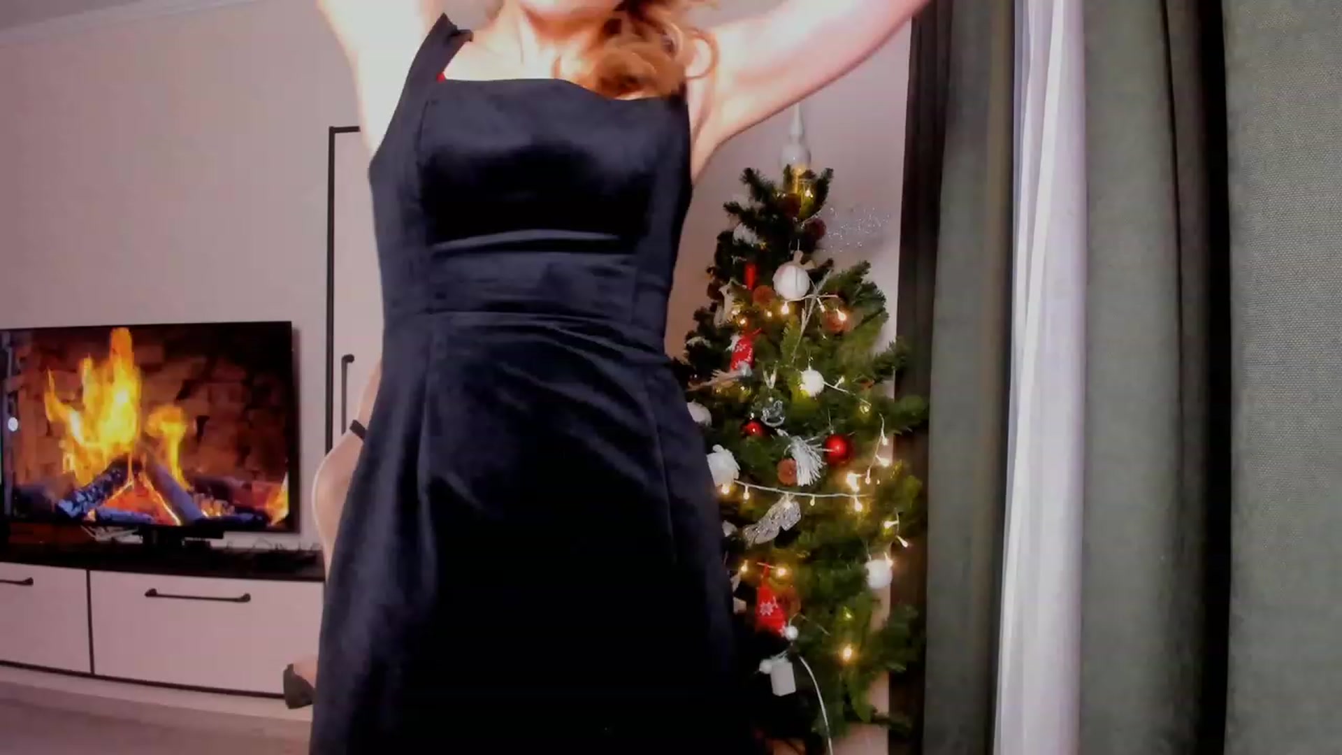 Gallery image thumbnail from Make_my_Luck's myfreecams stream on, 12/24/2023, 13:16 image 12 of 20