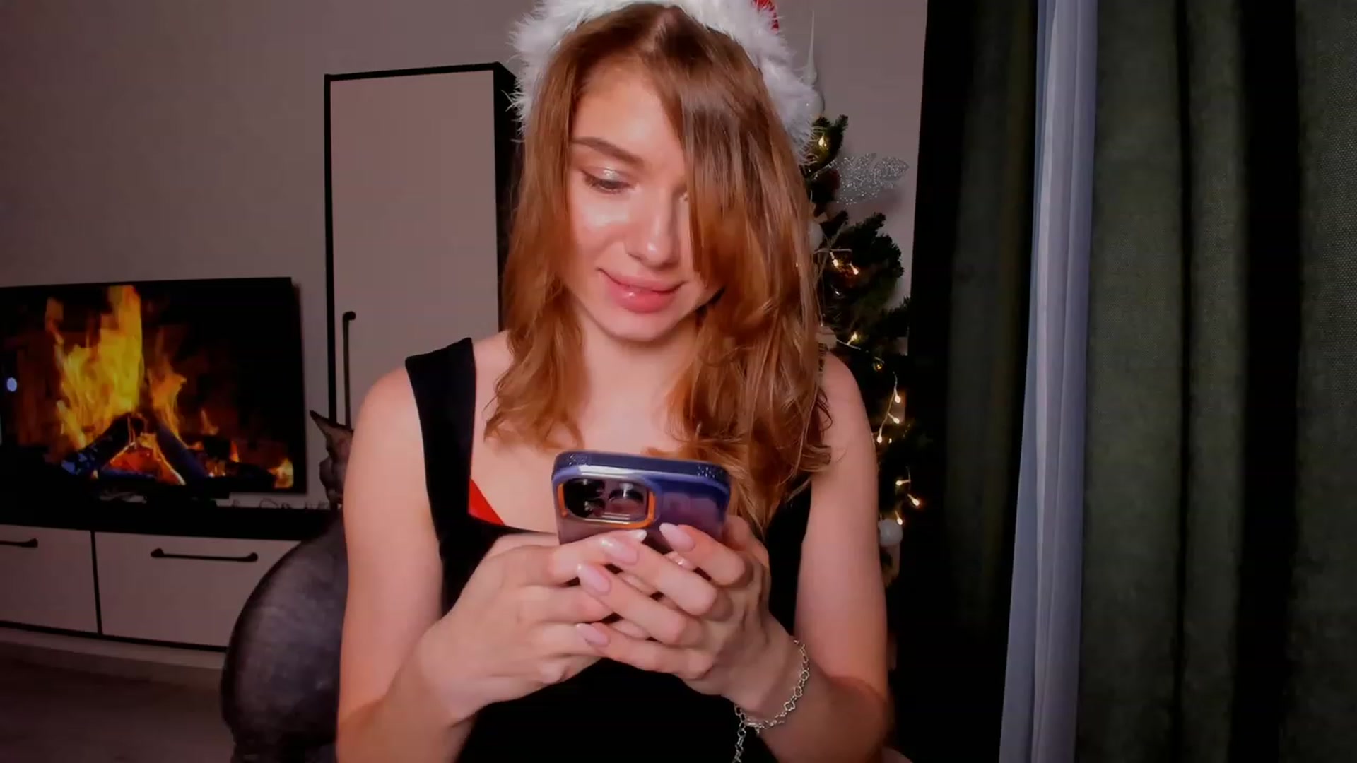 Gallery image thumbnail from Make_my_Luck's myfreecams stream on, 12/24/2023, 13:16 image 4 of 20
