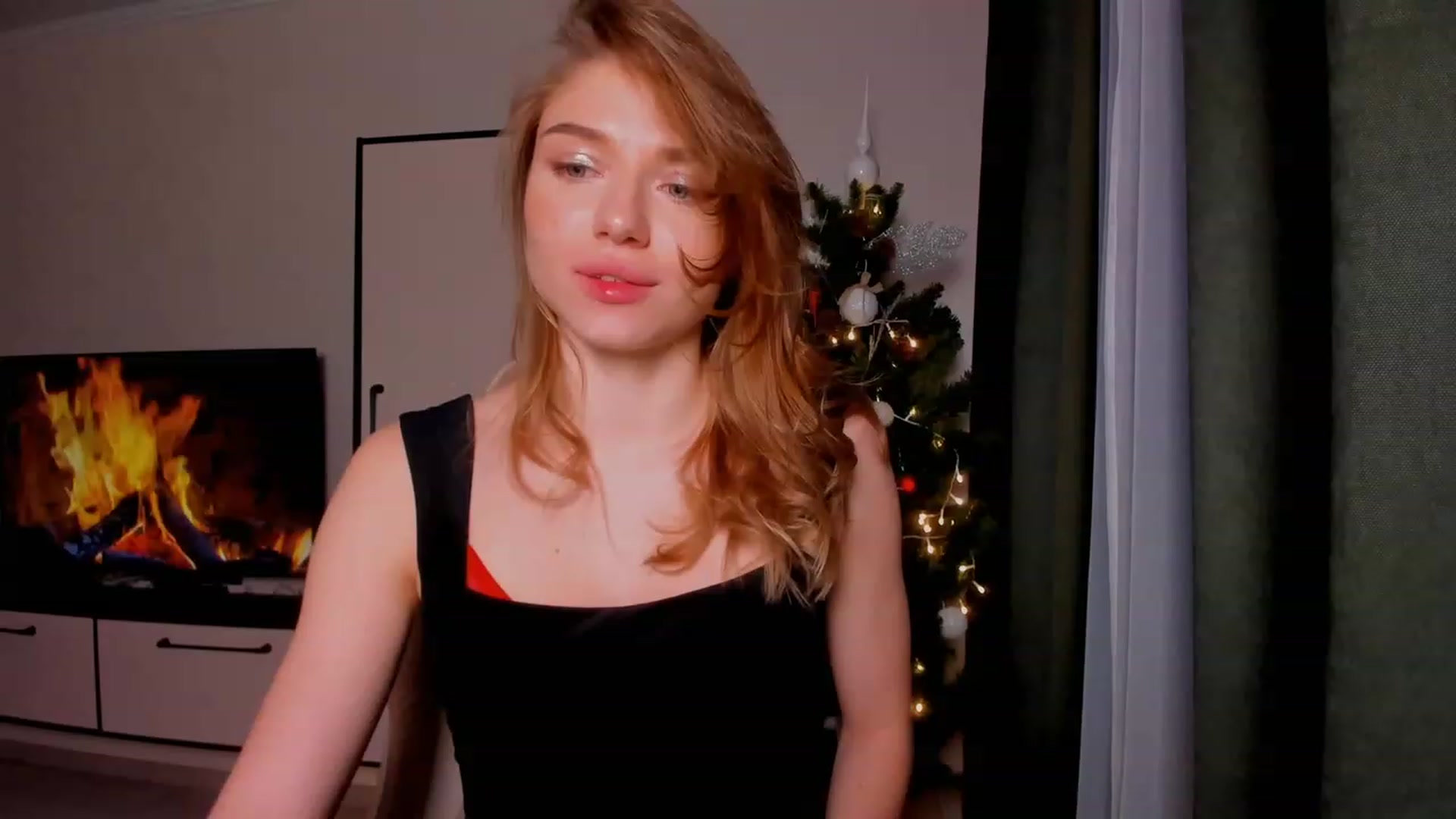 Gallery image thumbnail from Make_my_Luck's myfreecams stream on, 12/24/2023, 13:16 image 7 of 20