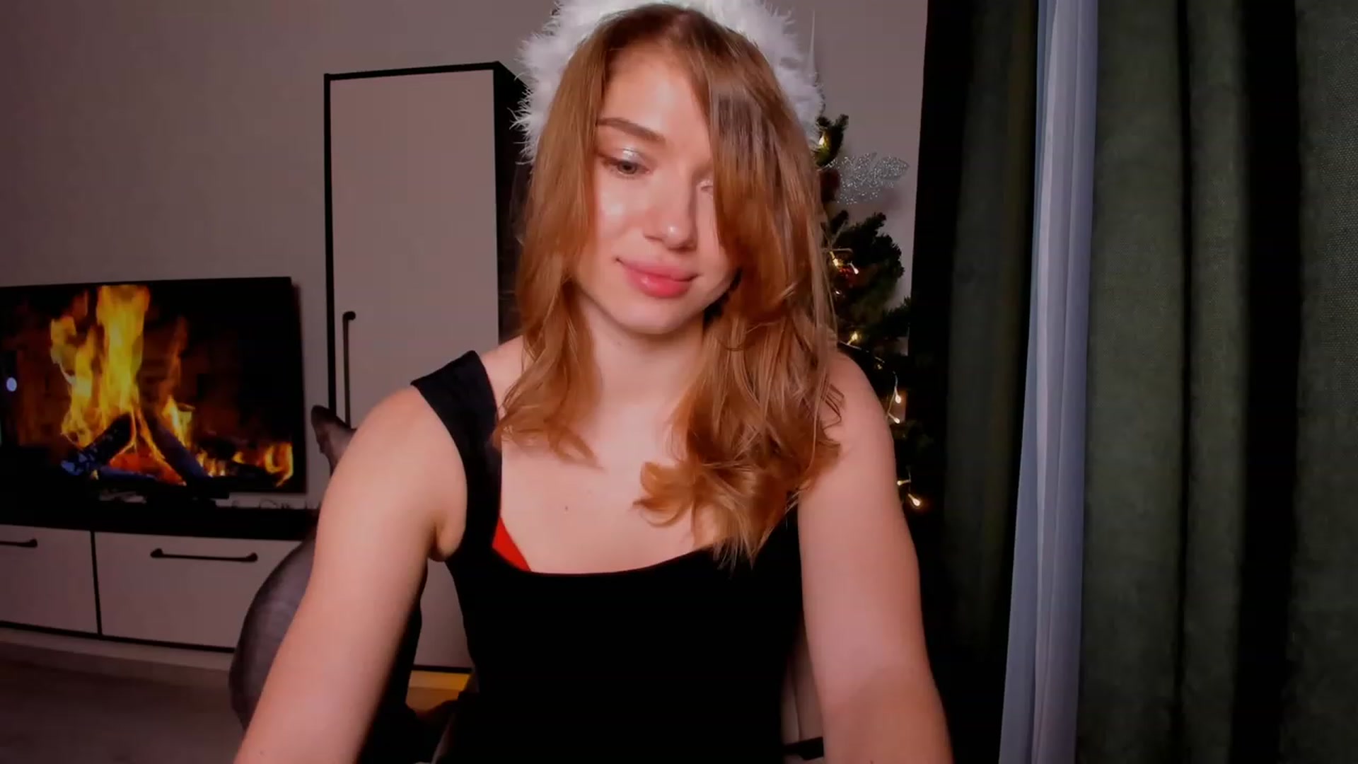 Gallery image thumbnail from Make_my_Luck's myfreecams stream on, 12/24/2023, 13:16 image 3 of 20
