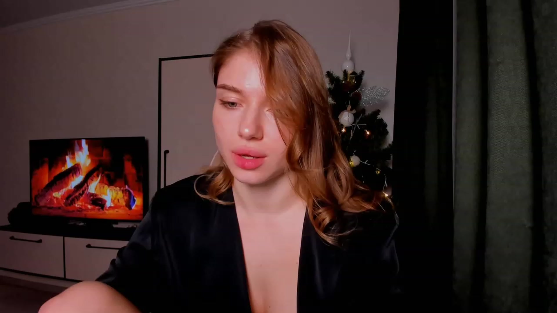 Gallery image thumbnail from Make_my_Luck's myfreecams stream on, 12/25/2023, 19:59 image 15 of 20