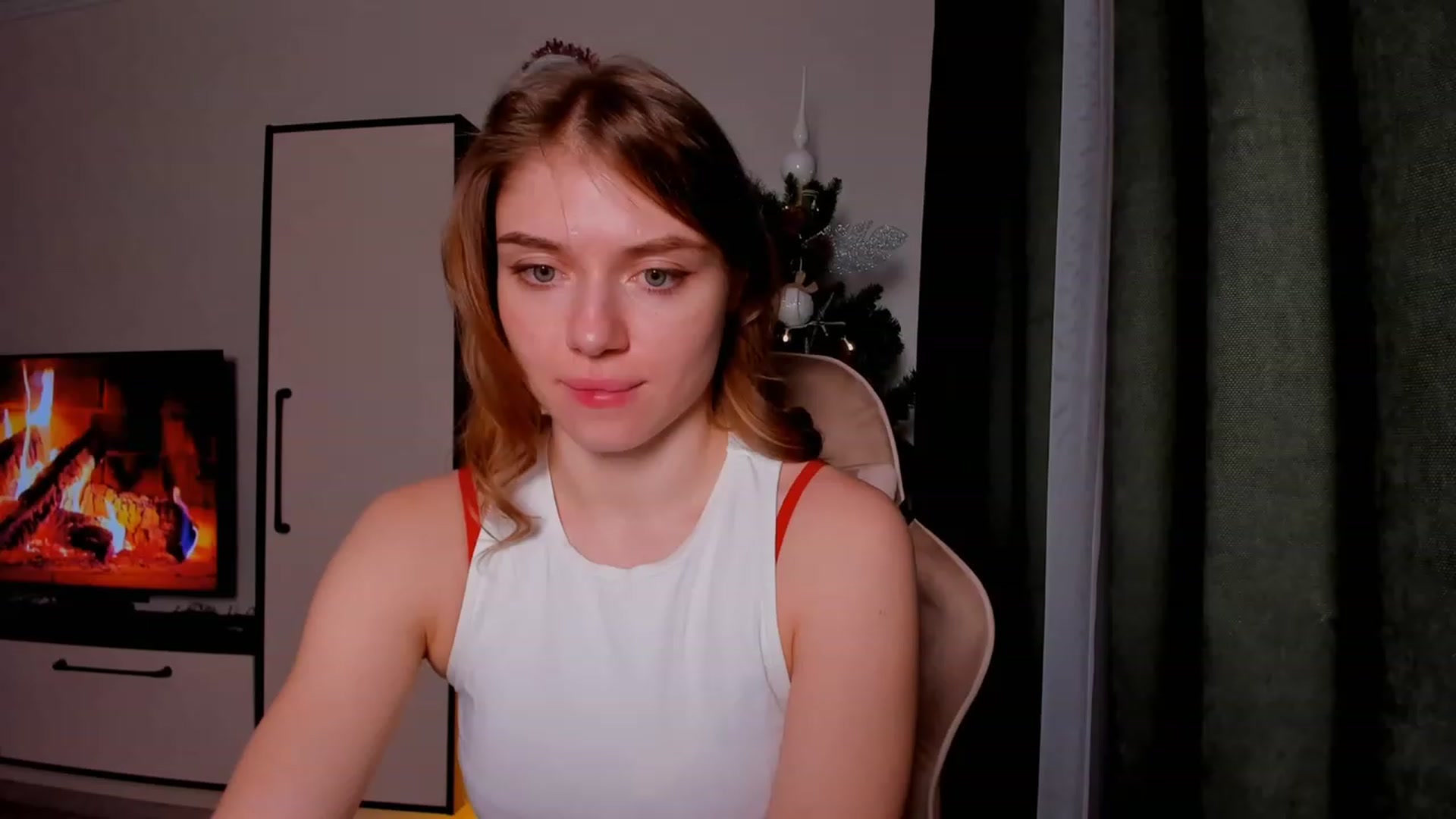 Gallery image thumbnail from Make_my_Luck's myfreecams stream on, 12/25/2023, 21:14 image 20 of 20