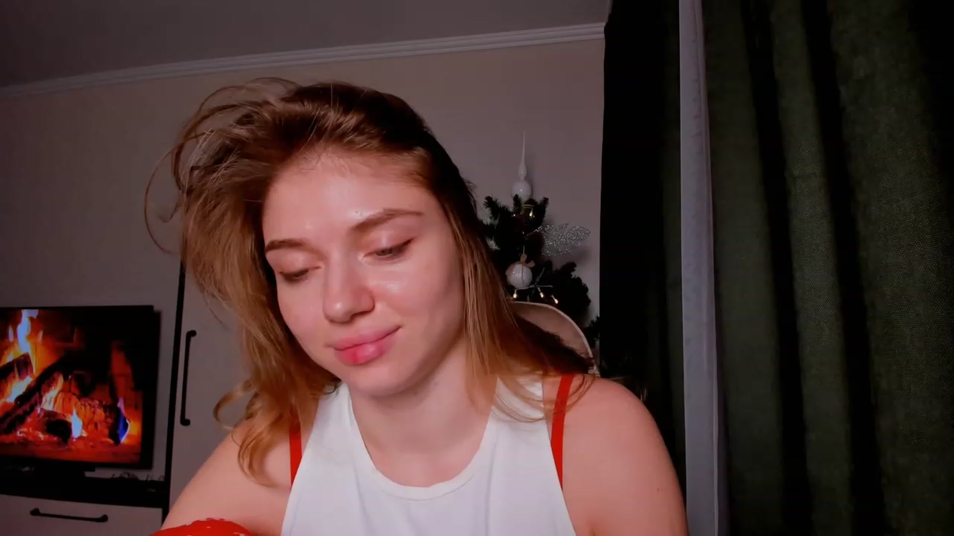 Gallery image thumbnail from Make_my_Luck's myfreecams stream on, 12/25/2023, 21:55 image 8 of 20