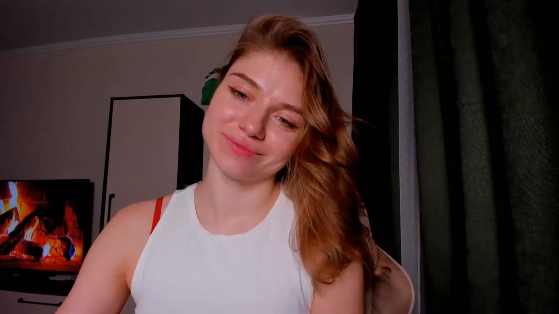 Gallery image thumbnail from Make_my_Luck's myfreecams stream on, 12/25/2023, 21:55 image 4 of 20