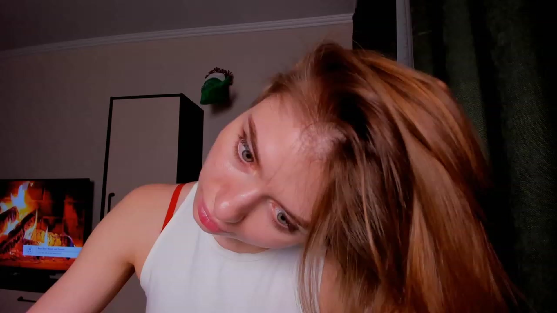 Gallery image thumbnail from Make_my_Luck's myfreecams stream on, 12/25/2023, 21:55 image 6 of 20