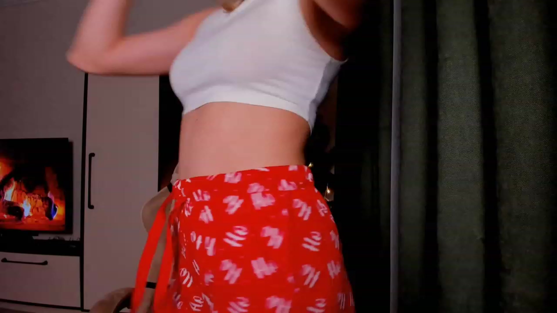 Gallery image thumbnail from Make_my_Luck's myfreecams stream on, 12/25/2023, 21:55 image 19 of 20