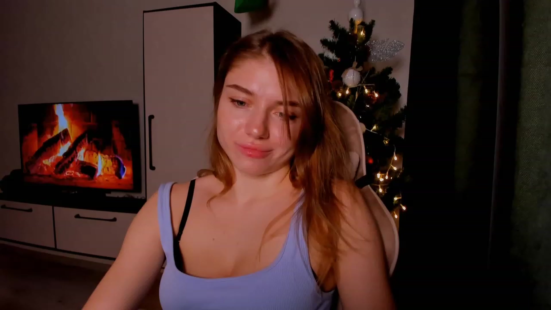Gallery image thumbnail from Make_my_Luck's myfreecams stream on, 12/26/2023, 19:46 image 18 of 20