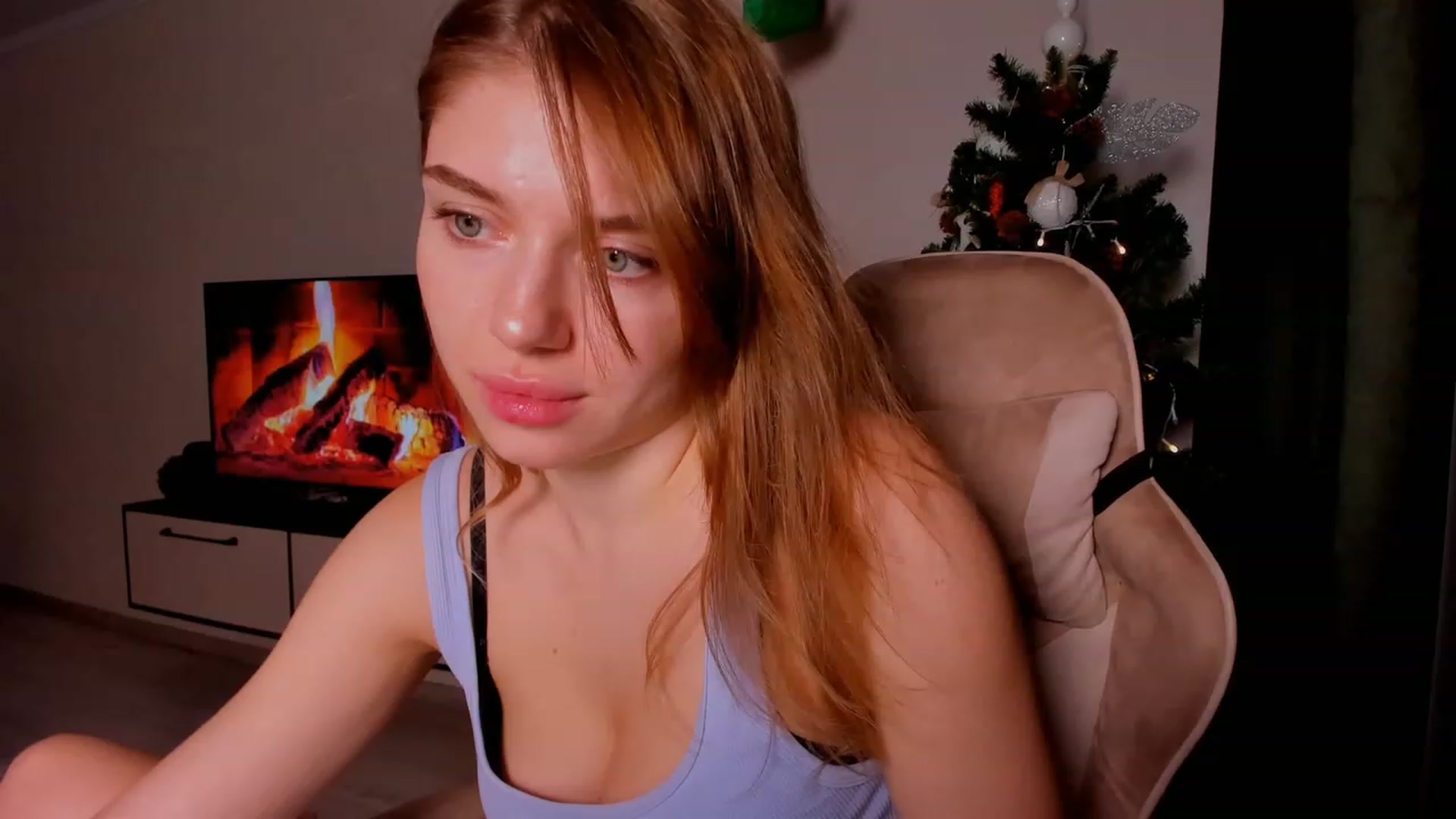 Gallery image thumbnail from Make_my_Luck's myfreecams stream on, 12/26/2023, 19:46 image 16 of 20