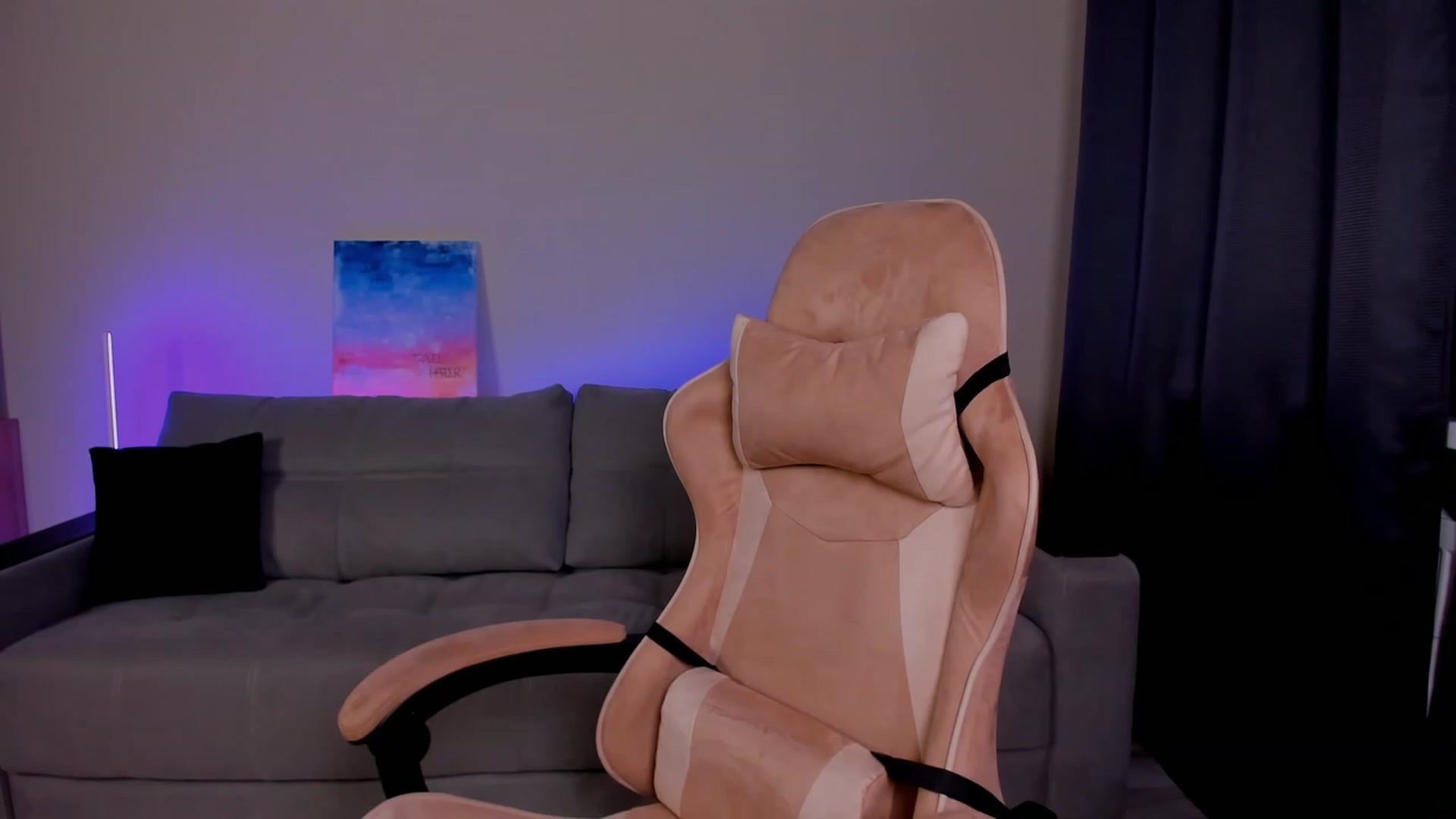 Gallery image thumbnail from Make_my_Luck's myfreecams stream on, 01/16/2024, 18:39 image 11 of 20