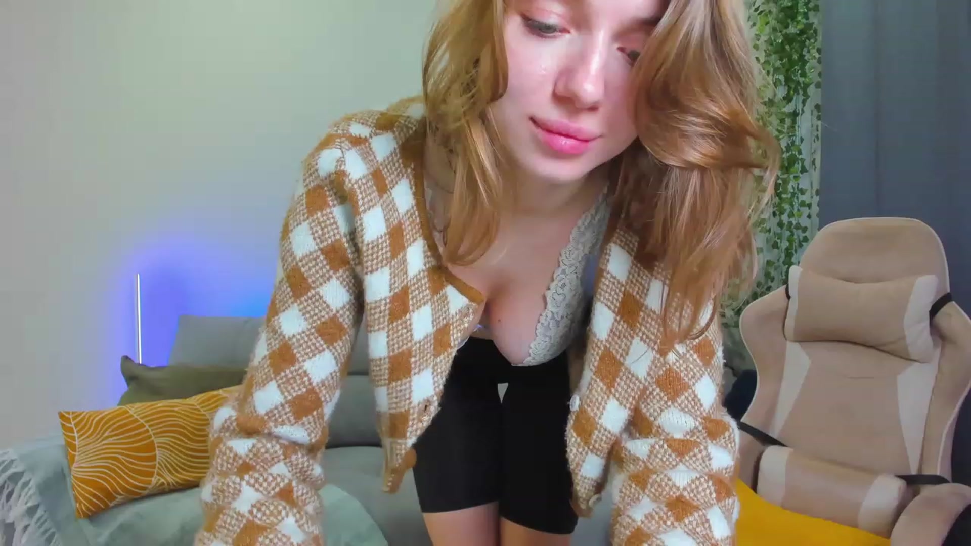 Gallery image thumbnail from Make_my_Luck's myfreecams stream on, 01/25/2024, 13:17 image 5 of 20