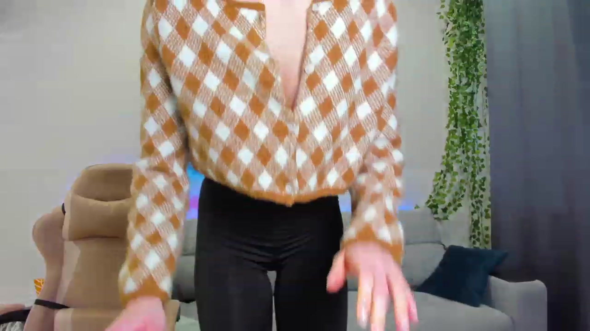 Gallery image thumbnail from Make_my_Luck's myfreecams stream on, 01/25/2024, 13:17 image 13 of 20