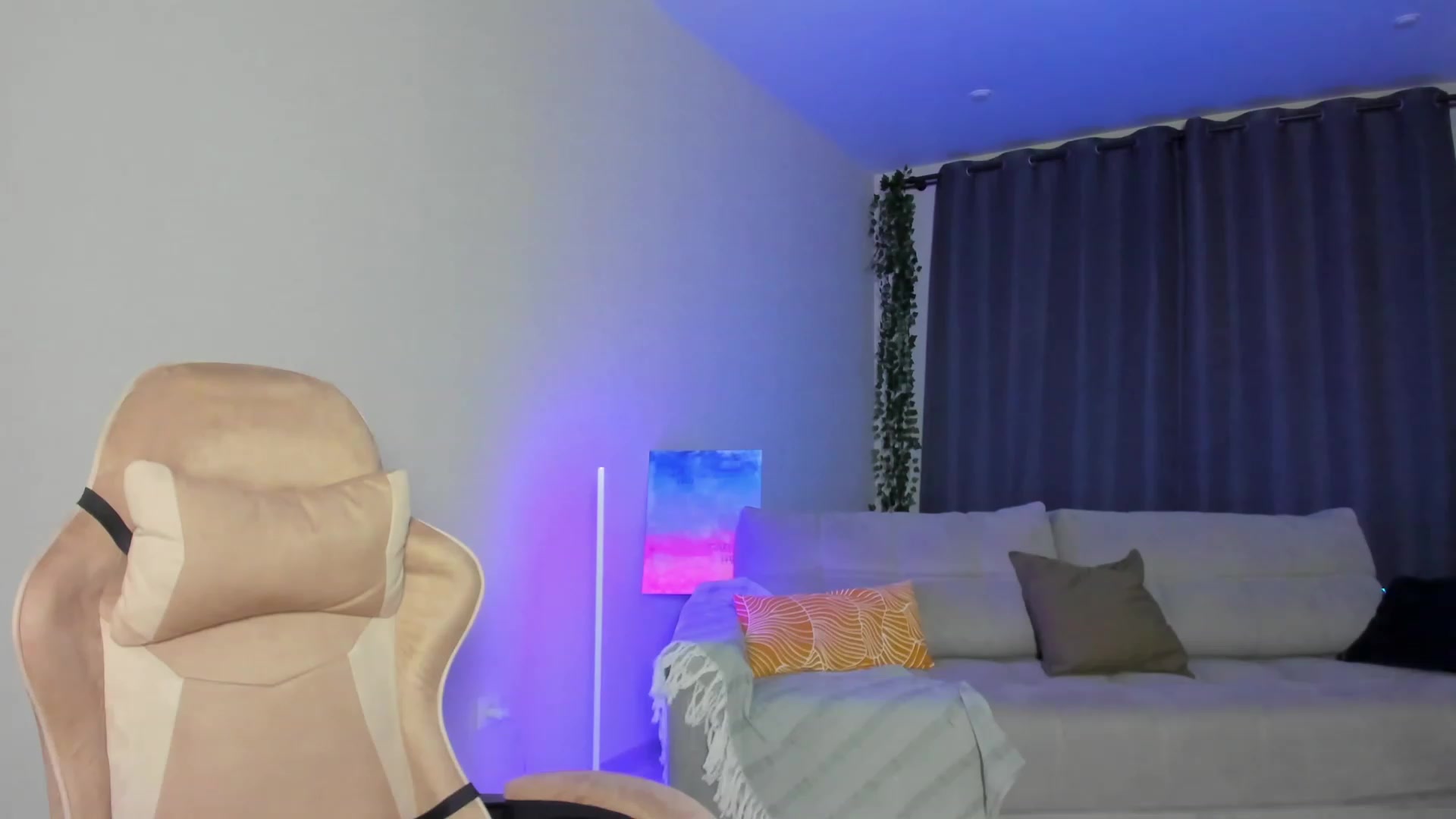 Gallery image thumbnail from Make_my_Luck's myfreecams stream on, 01/29/2024, 16:01 image 14 of 20
