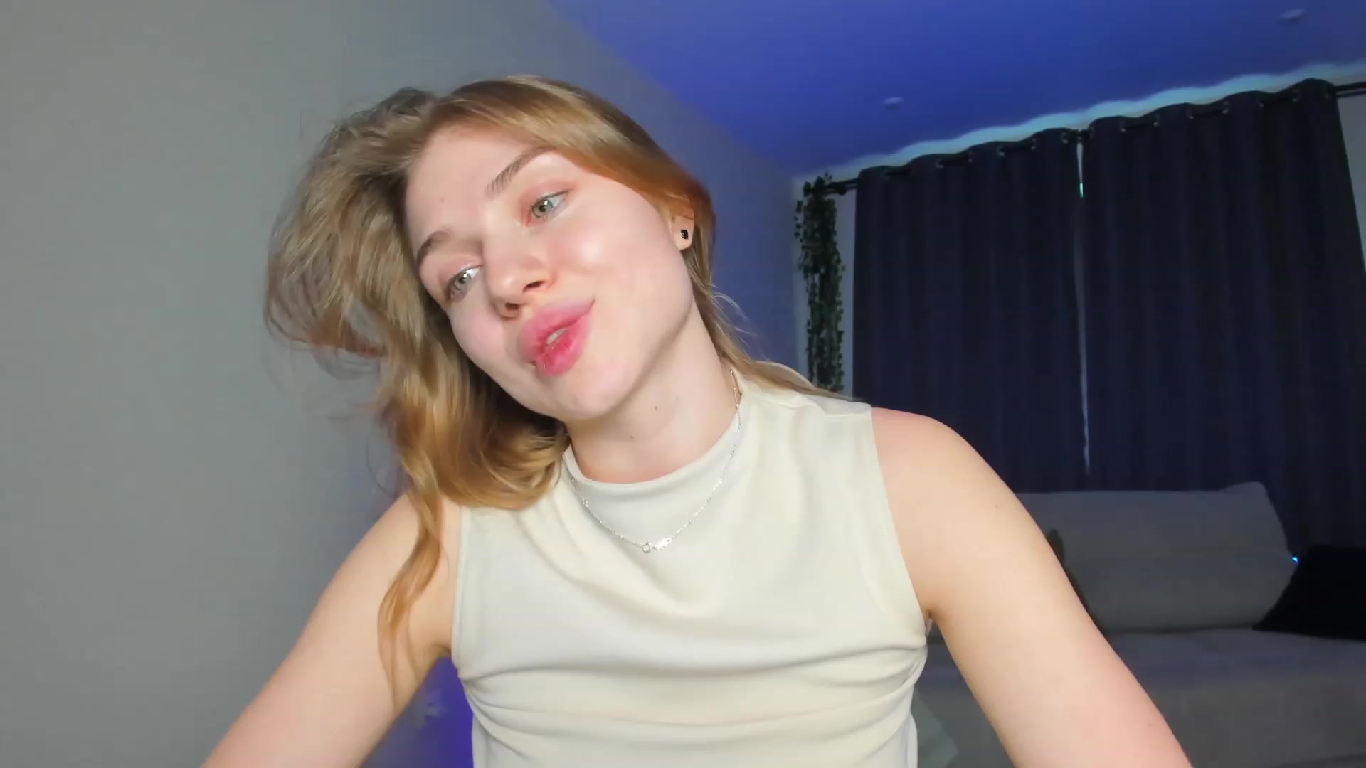 Gallery image thumbnail from Make_my_Luck's myfreecams stream on, 02/04/2024, 13:01 image 9 of 20