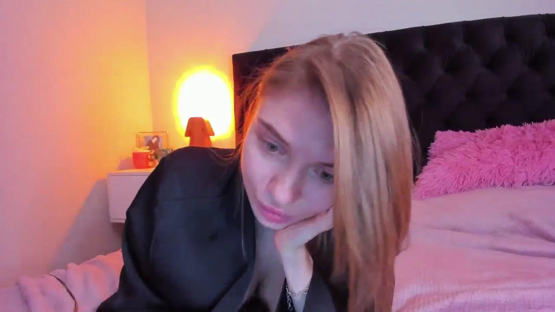 Gallery image thumbnail from Make_my_Luck's myfreecams stream on, 02/18/2024, 20:34 image 20 of 20
