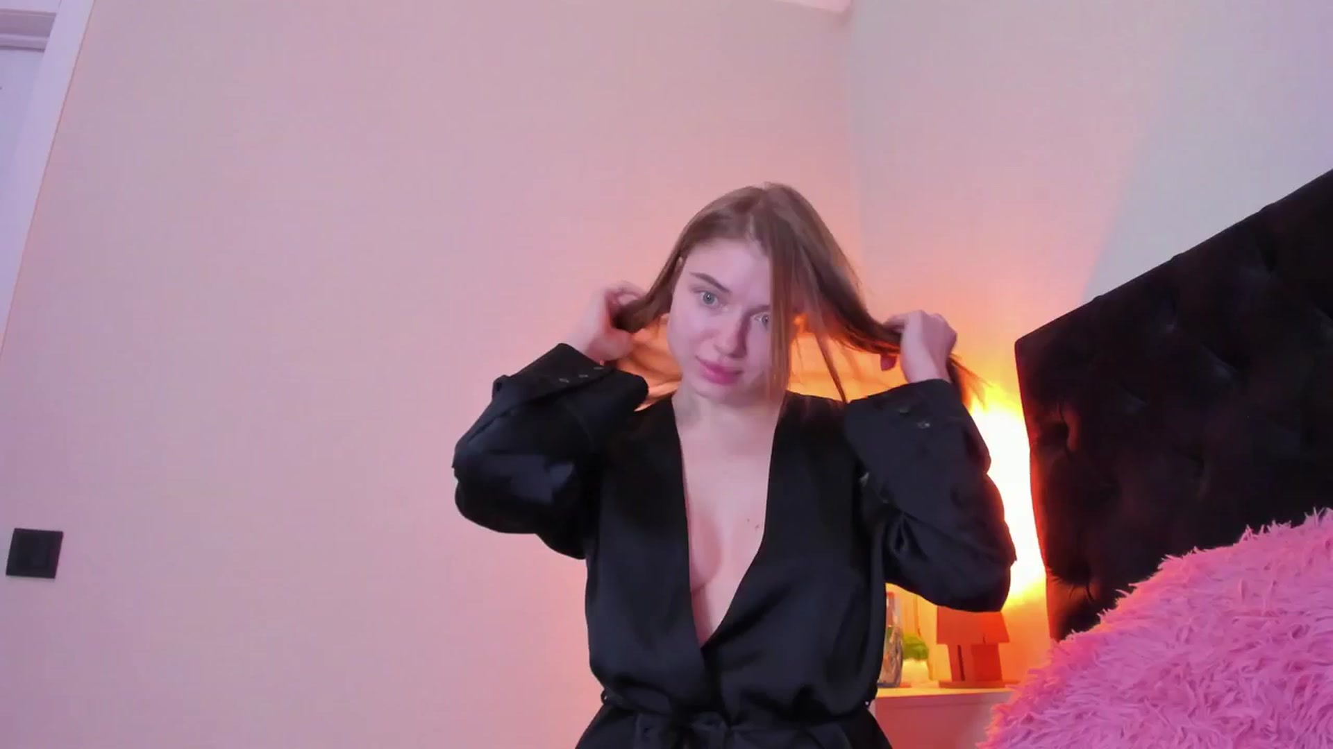 Gallery image thumbnail from Make_my_Luck's myfreecams stream on, 02/18/2024, 20:34 image 2 of 20