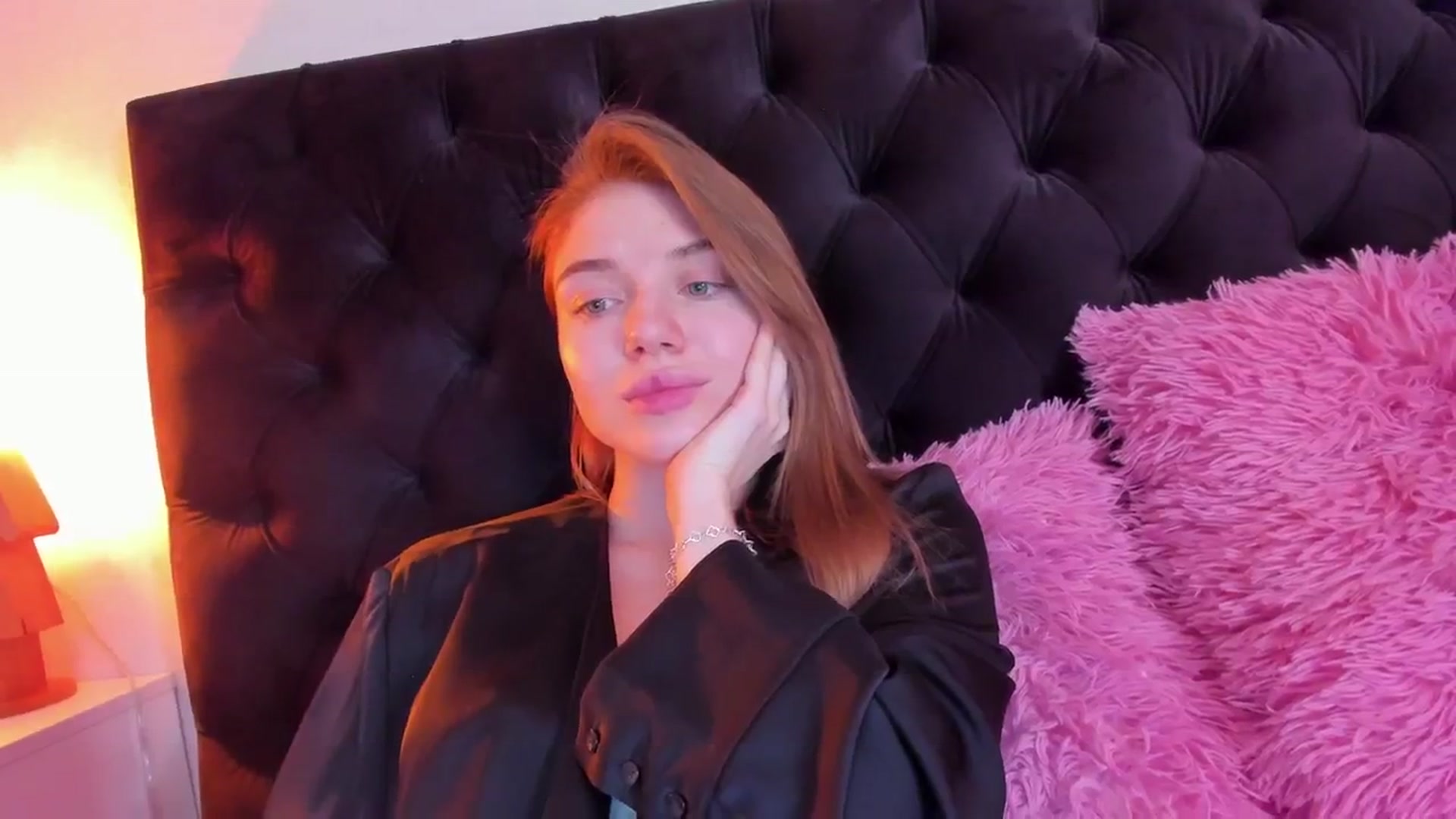 Gallery image thumbnail from Make_my_Luck's myfreecams stream on, 02/18/2024, 20:34 image 17 of 20