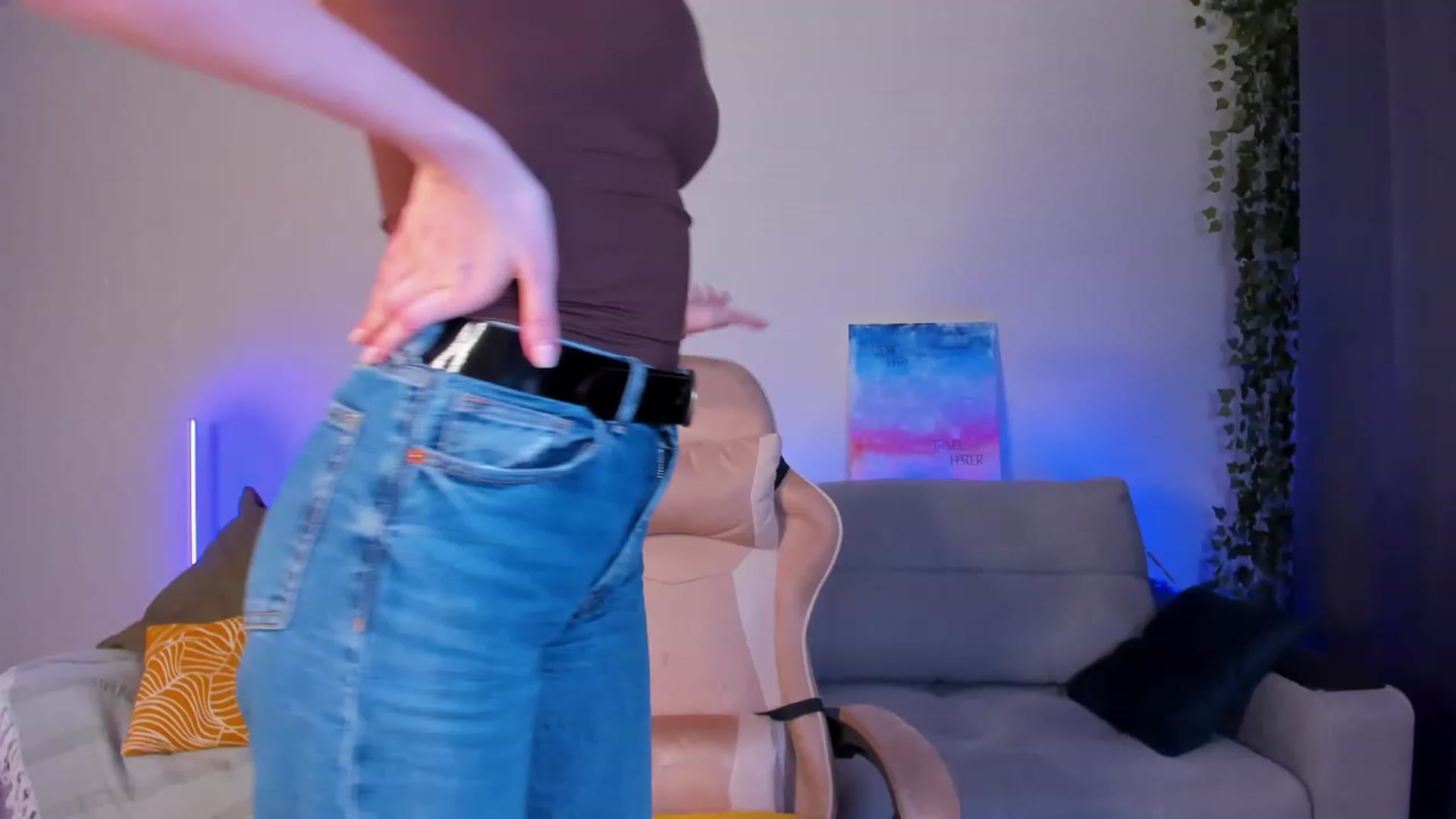 Gallery image thumbnail from Make_my_Luck's myfreecams stream on, 02/19/2024, 17:21 image 2 of 20