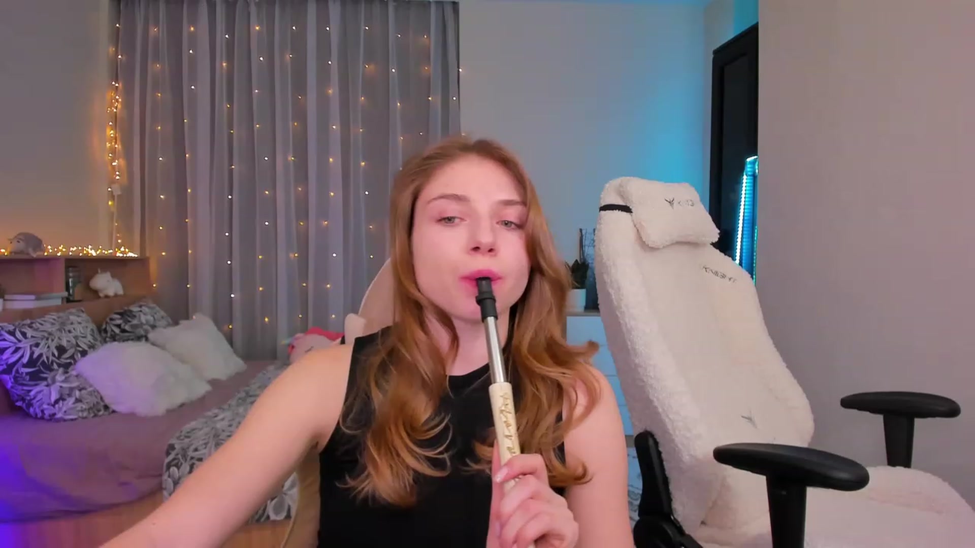 Gallery image thumbnail from Make_my_Luck's myfreecams stream on, 02/20/2024, 18:34 image 4 of 20