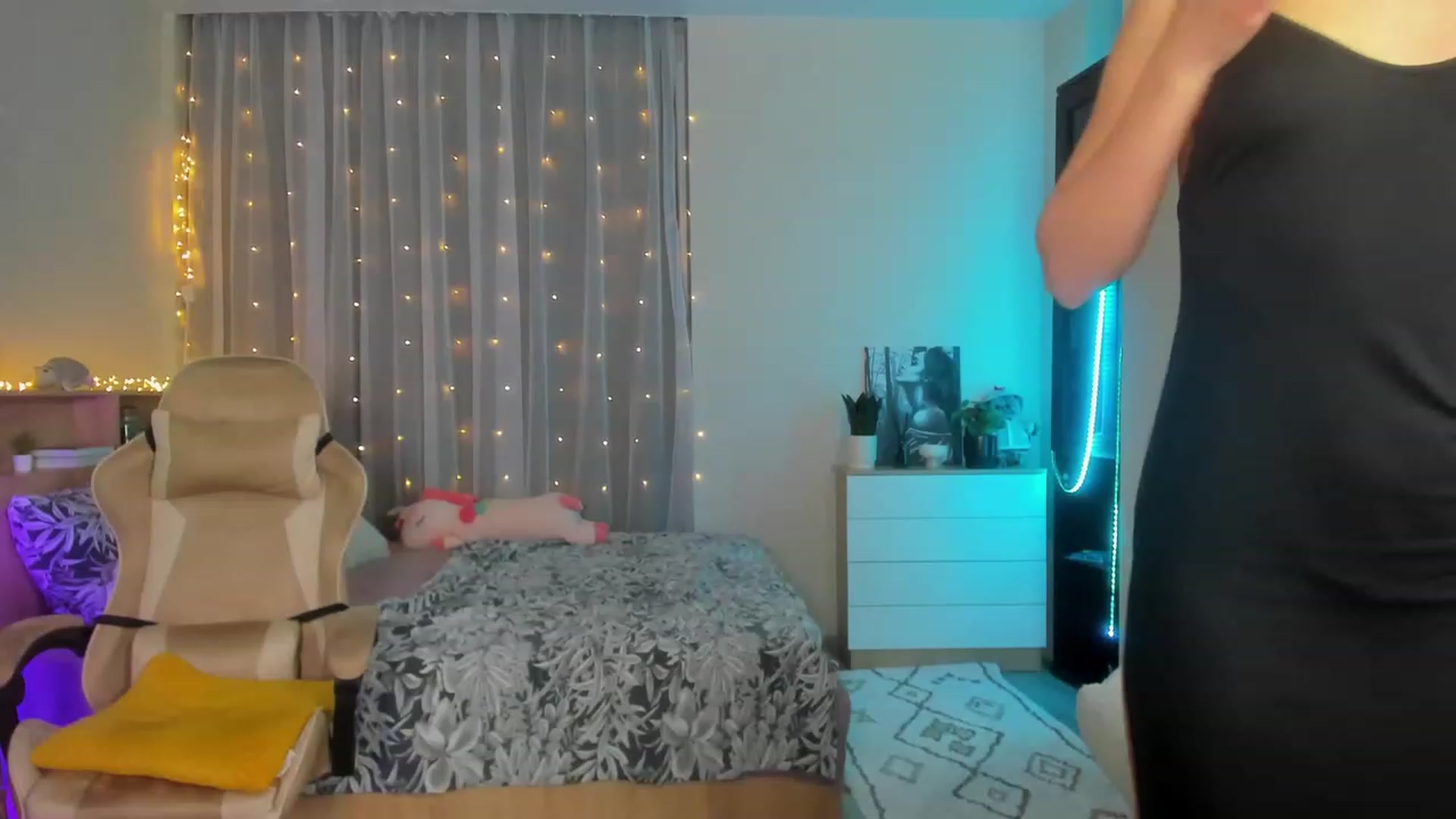 Gallery image thumbnail from Make_my_Luck's myfreecams stream on, 02/21/2024, 02:26 image 1 of 20
