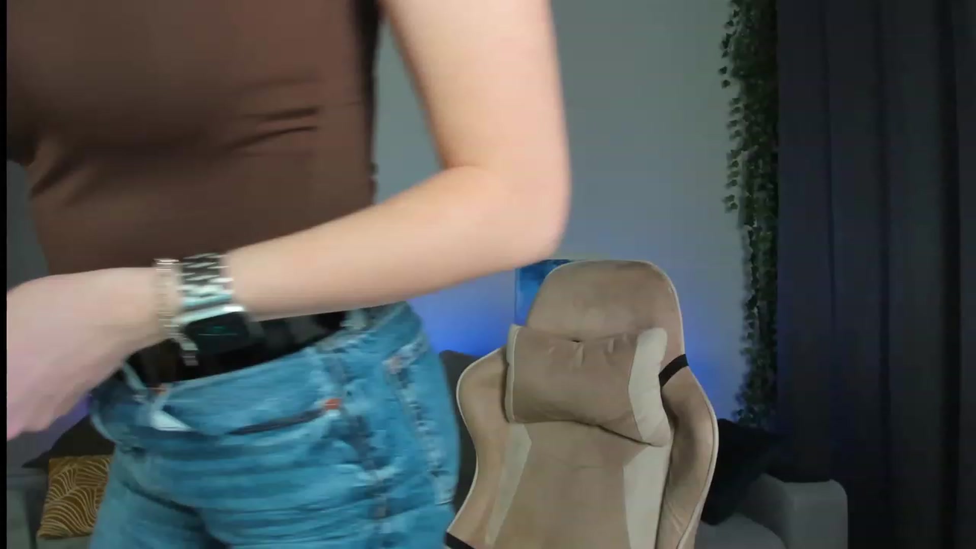 Gallery image thumbnail from Make_my_Luck's myfreecams stream on, 02/26/2024, 17:26 image 14 of 20
