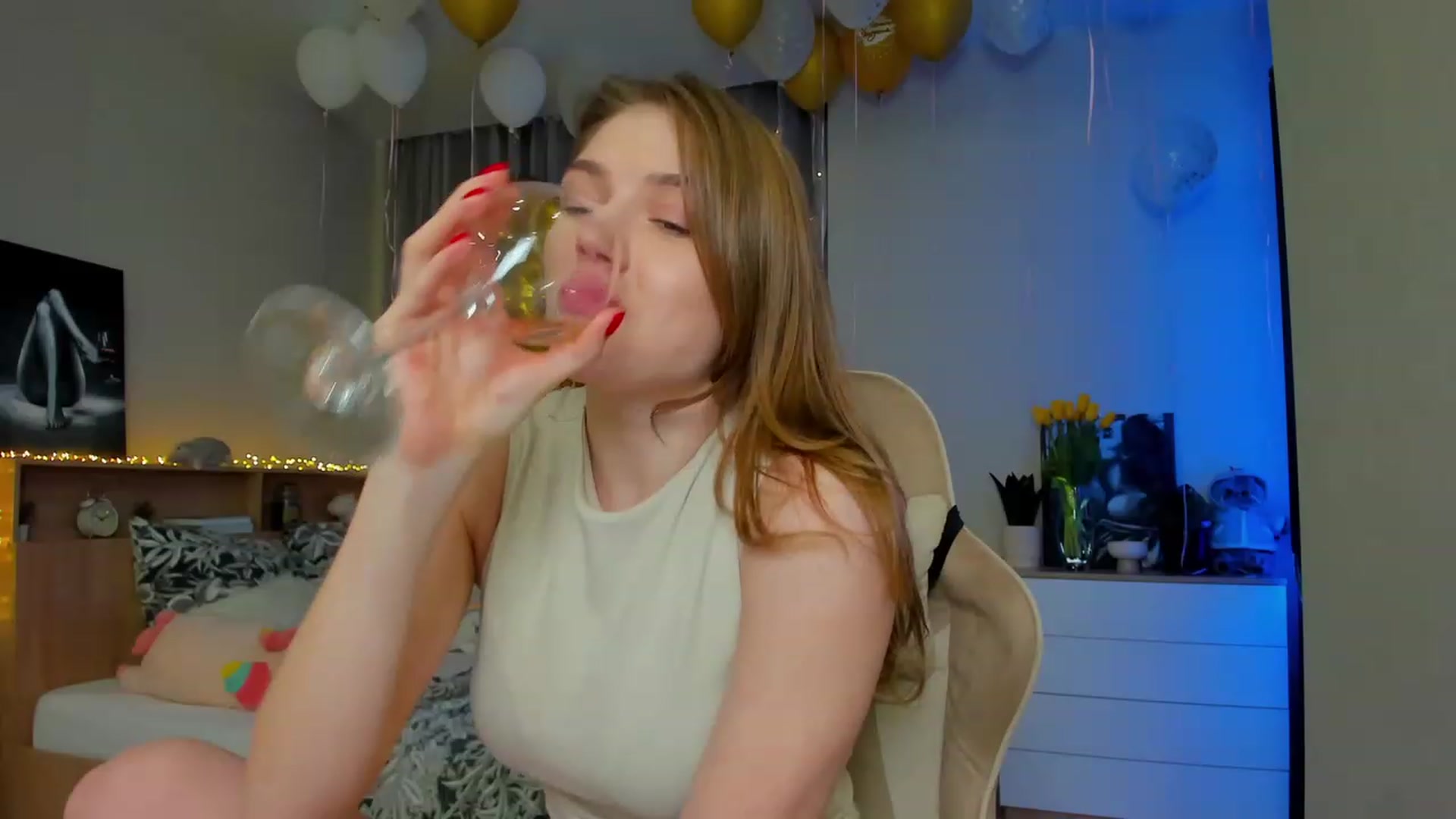 Gallery image thumbnail from Make_my_Luck's myfreecams stream on, 03/08/2024, 17:18 image 9 of 20