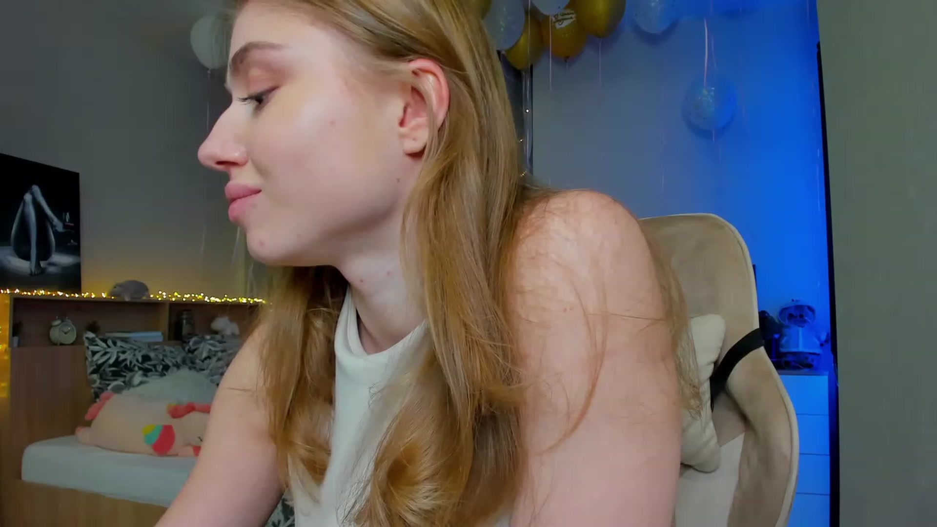 Gallery image thumbnail from Make_my_Luck's myfreecams stream on, 03/08/2024, 17:18 image 20 of 20