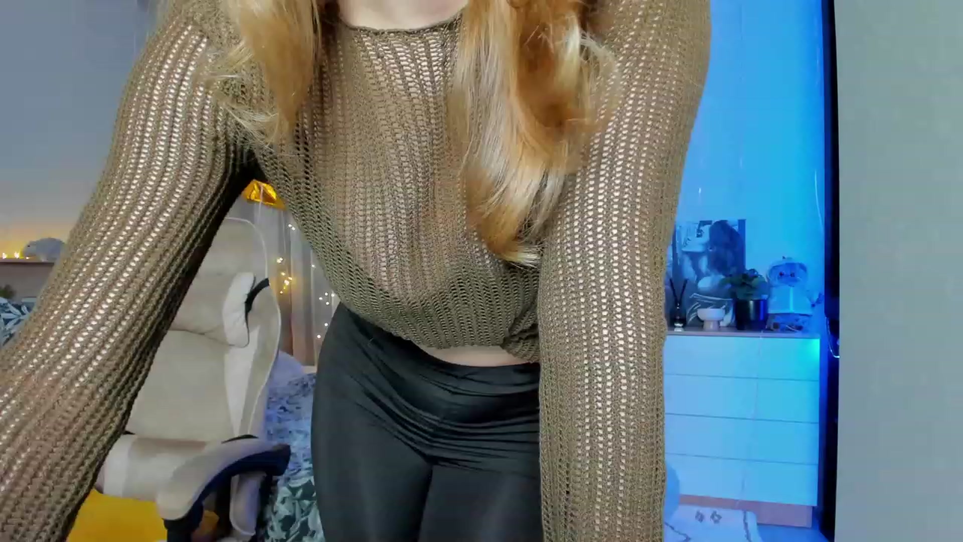 Gallery image thumbnail from Make_my_Luck's myfreecams stream on, 03/10/2024, 16:55 image 2 of 20