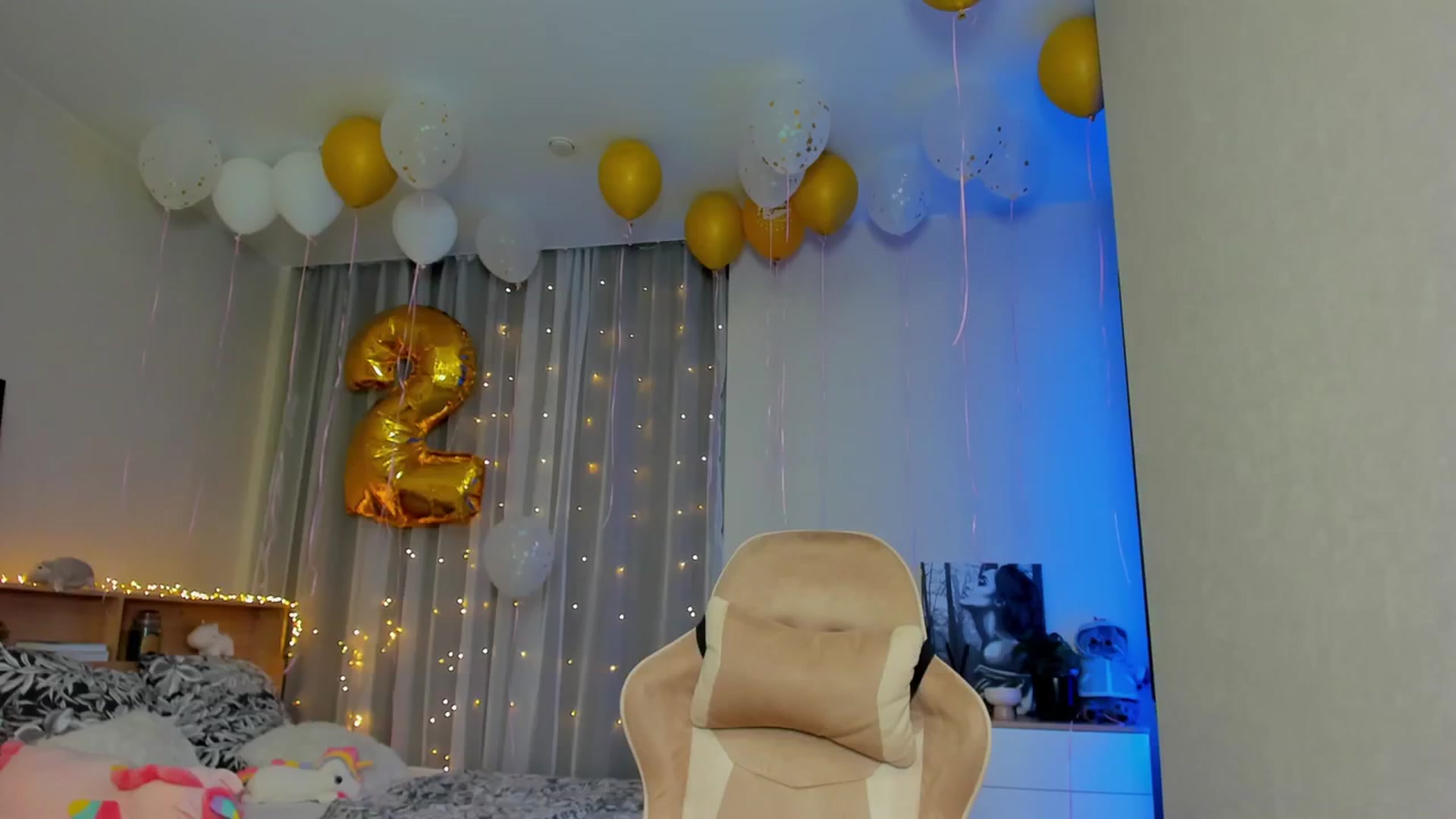 Gallery image thumbnail from Make_my_Luck's myfreecams stream on, 03/10/2024, 18:15 image 8 of 20