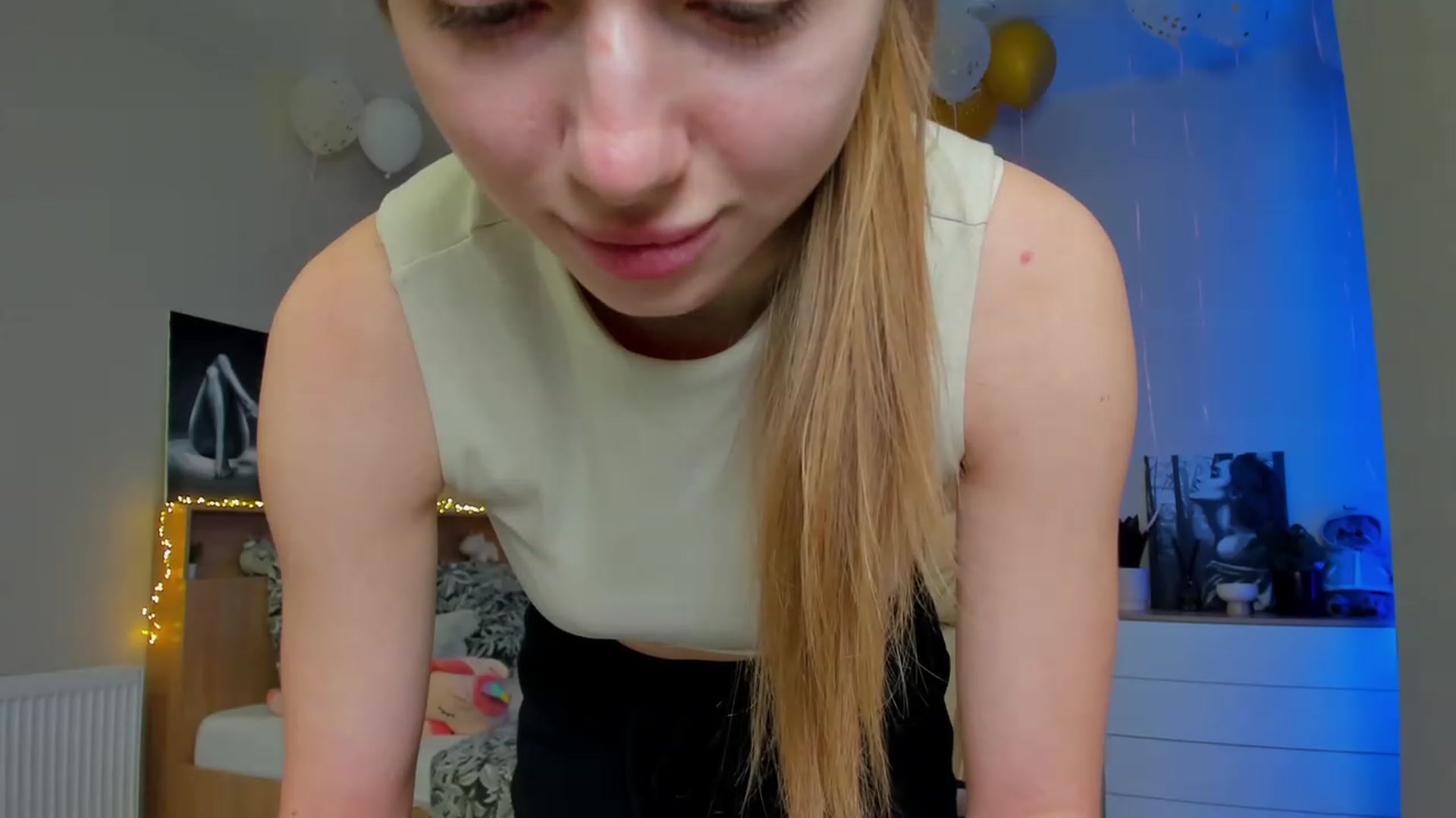 Gallery image thumbnail from Make_my_Luck's myfreecams stream on, 03/12/2024, 18:02 image 15 of 20