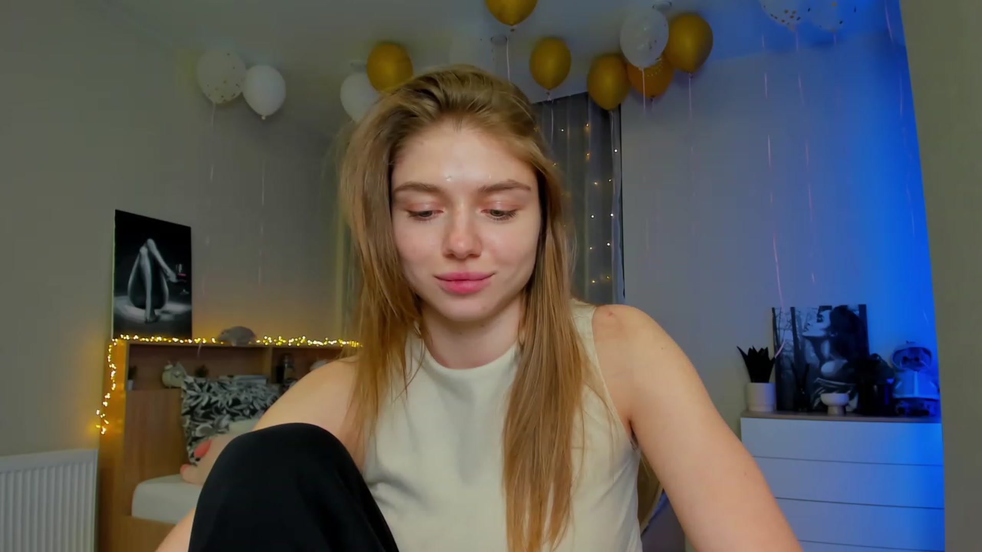Gallery image thumbnail from Make_my_Luck's myfreecams stream on, 03/12/2024, 18:02 image 19 of 20