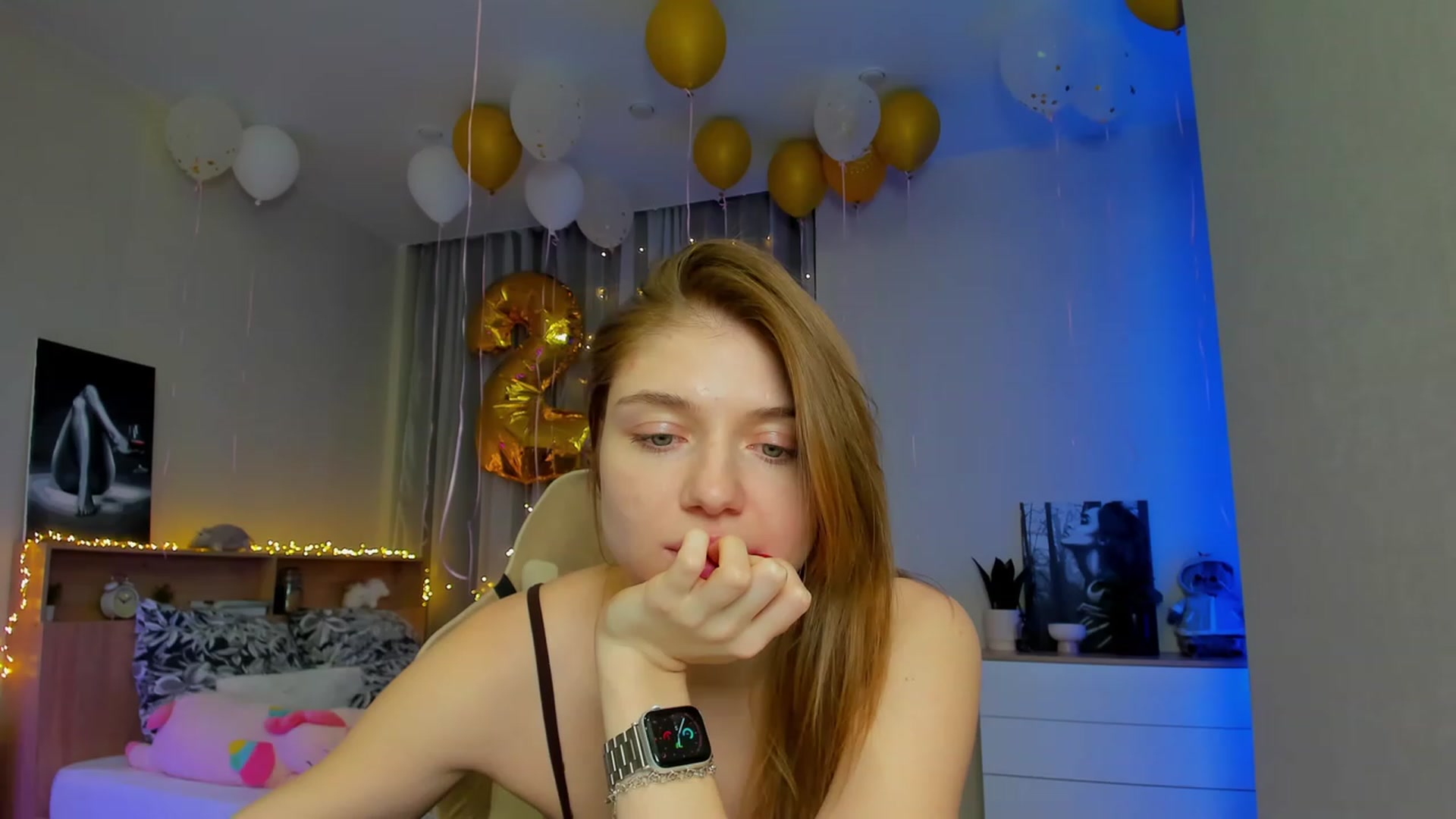 Gallery image thumbnail from Make_my_Luck's myfreecams stream on, 03/13/2024, 17:32 image 5 of 20