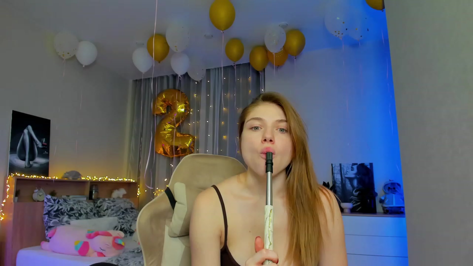 Gallery image thumbnail from Make_my_Luck's myfreecams stream on, 03/13/2024, 17:32 image 3 of 20