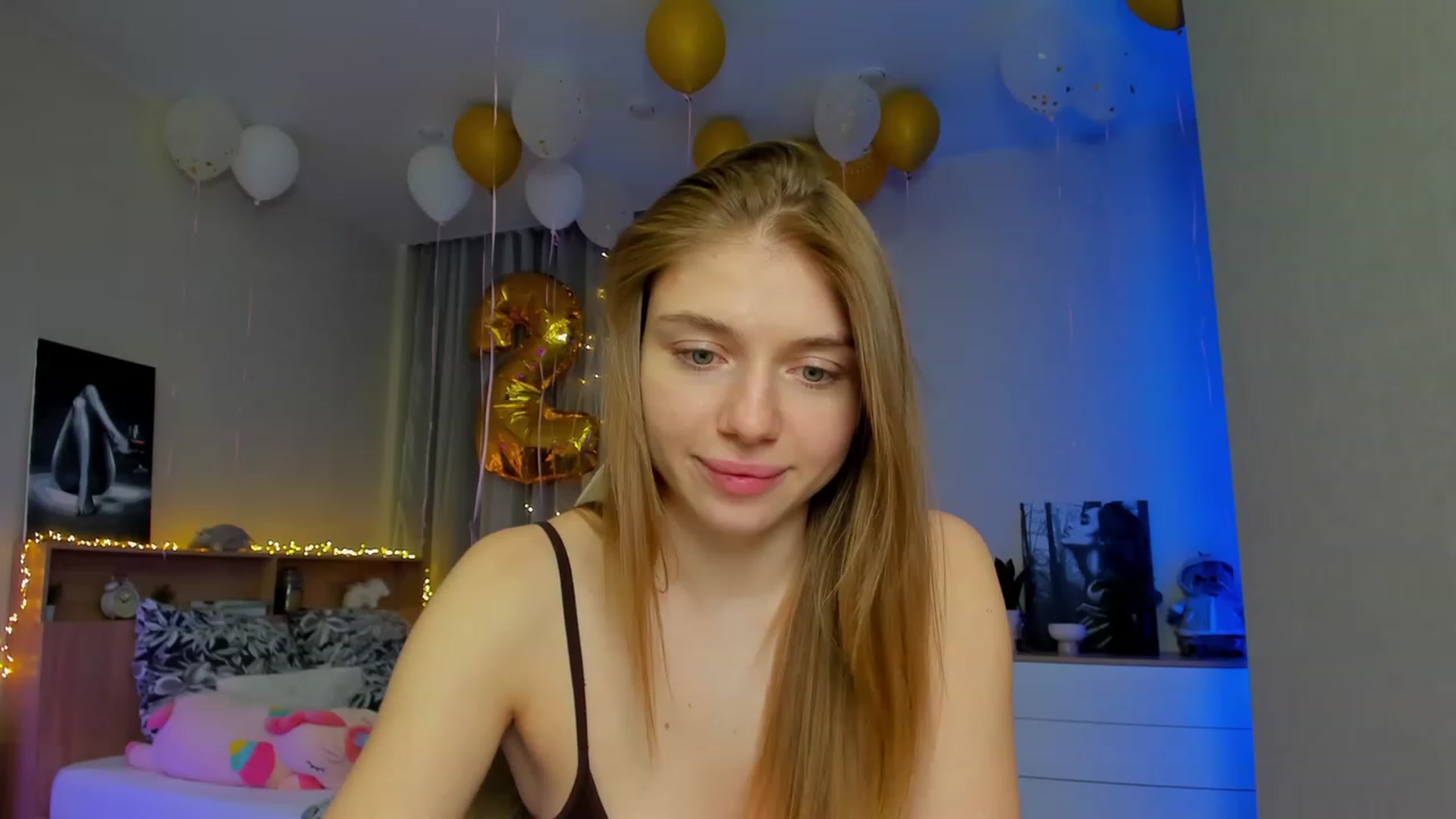 Gallery image thumbnail from Make_my_Luck's myfreecams stream on, 03/13/2024, 17:32 image 15 of 20