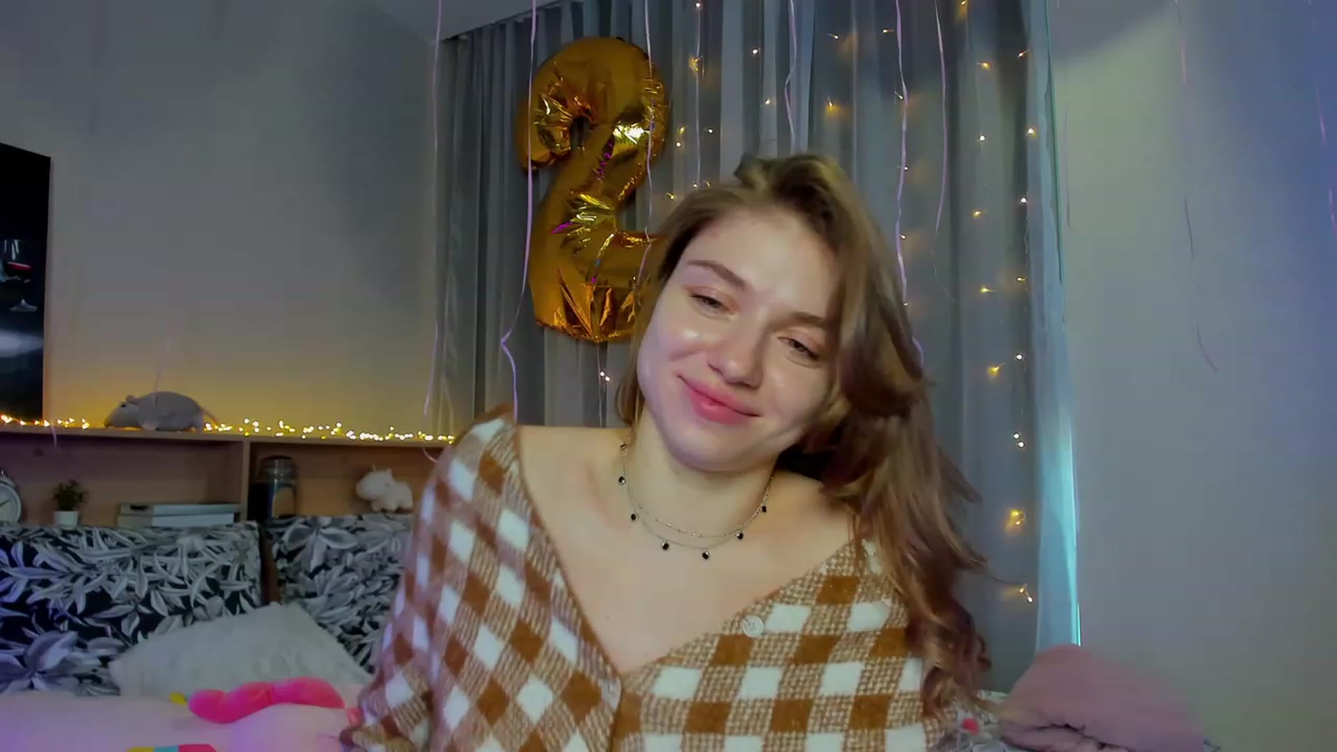 Gallery image thumbnail from Make_my_Luck's myfreecams stream on, 03/15/2024, 14:47 image 9 of 20