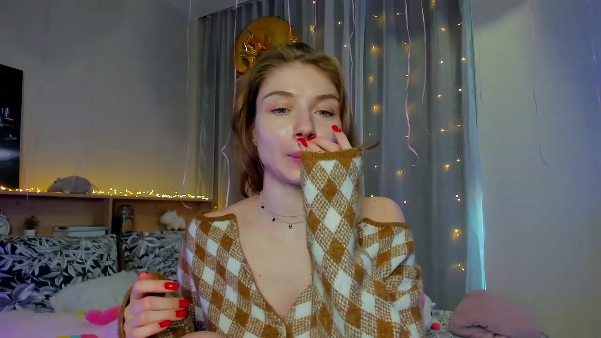 Gallery image thumbnail from Make_my_Luck's myfreecams stream on, 03/15/2024, 14:47 image 8 of 20