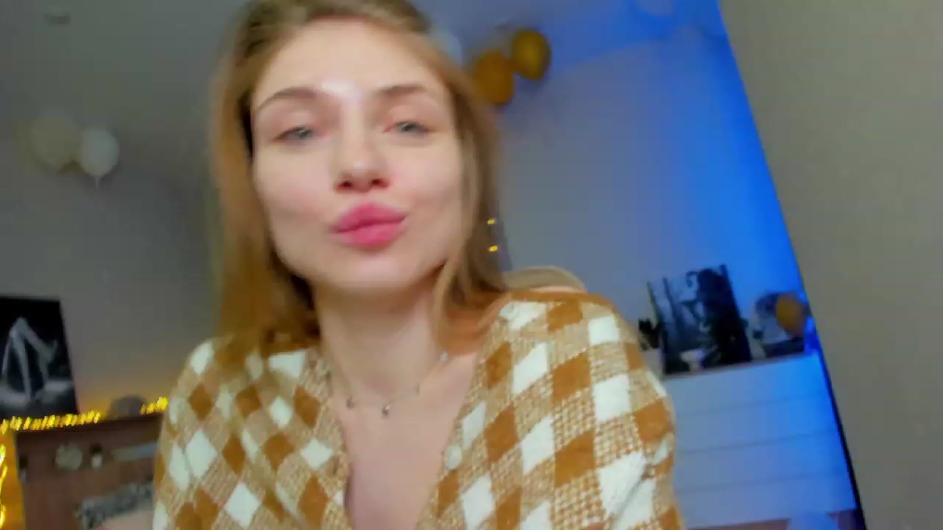 Gallery image thumbnail from Make_my_Luck's myfreecams stream on, 03/18/2024, 17:13 image 6 of 20