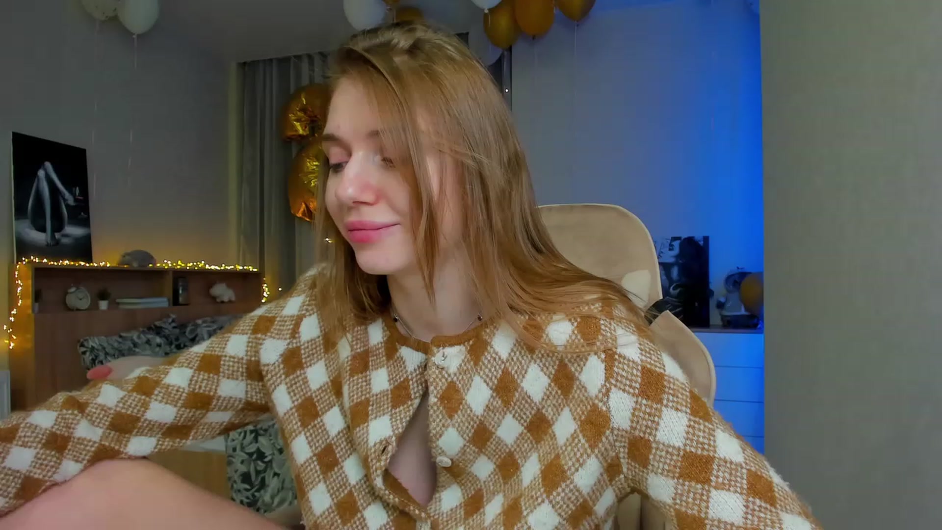 Gallery image thumbnail from Make_my_Luck's myfreecams stream on, 03/18/2024, 17:13 image 7 of 20