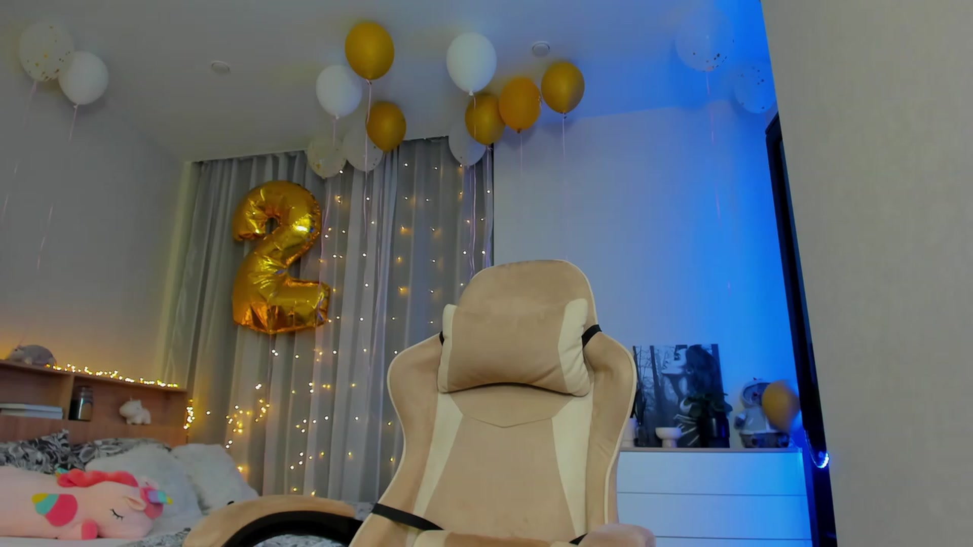 Gallery image thumbnail from Make_my_Luck's myfreecams stream on, 03/18/2024, 17:13 image 14 of 20